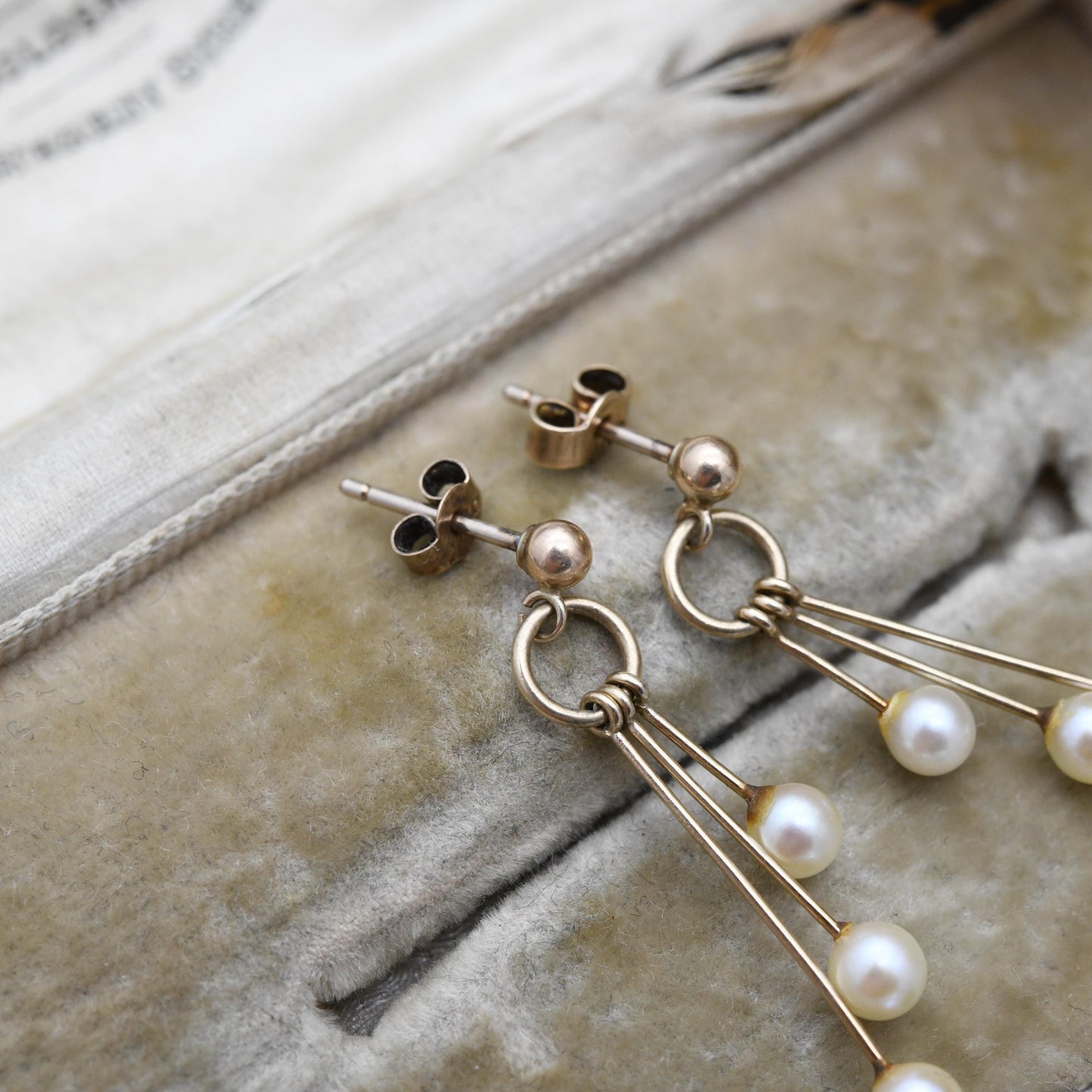 Vintage 9ct Gold Graduating Pearl Drop Earrings - Gold Dangle Stud Earrings | Pale Pink Round Ball Drops | Gift for Her