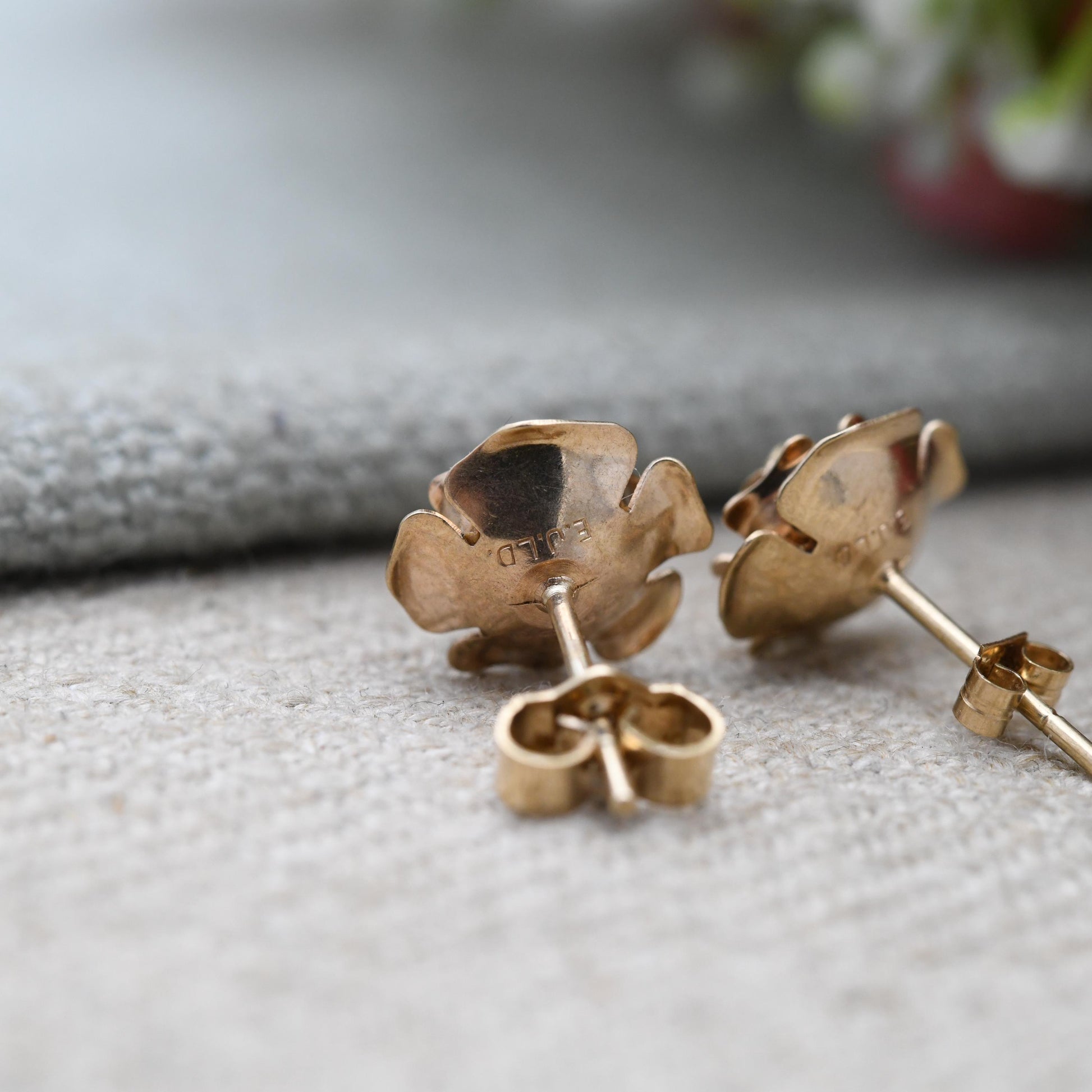 Vintage 9ct Gold Flower Stud Earrings 1977 - Statement Rose Shape Solitaire Floral Studs with Butterfly Backs | Gift for Her