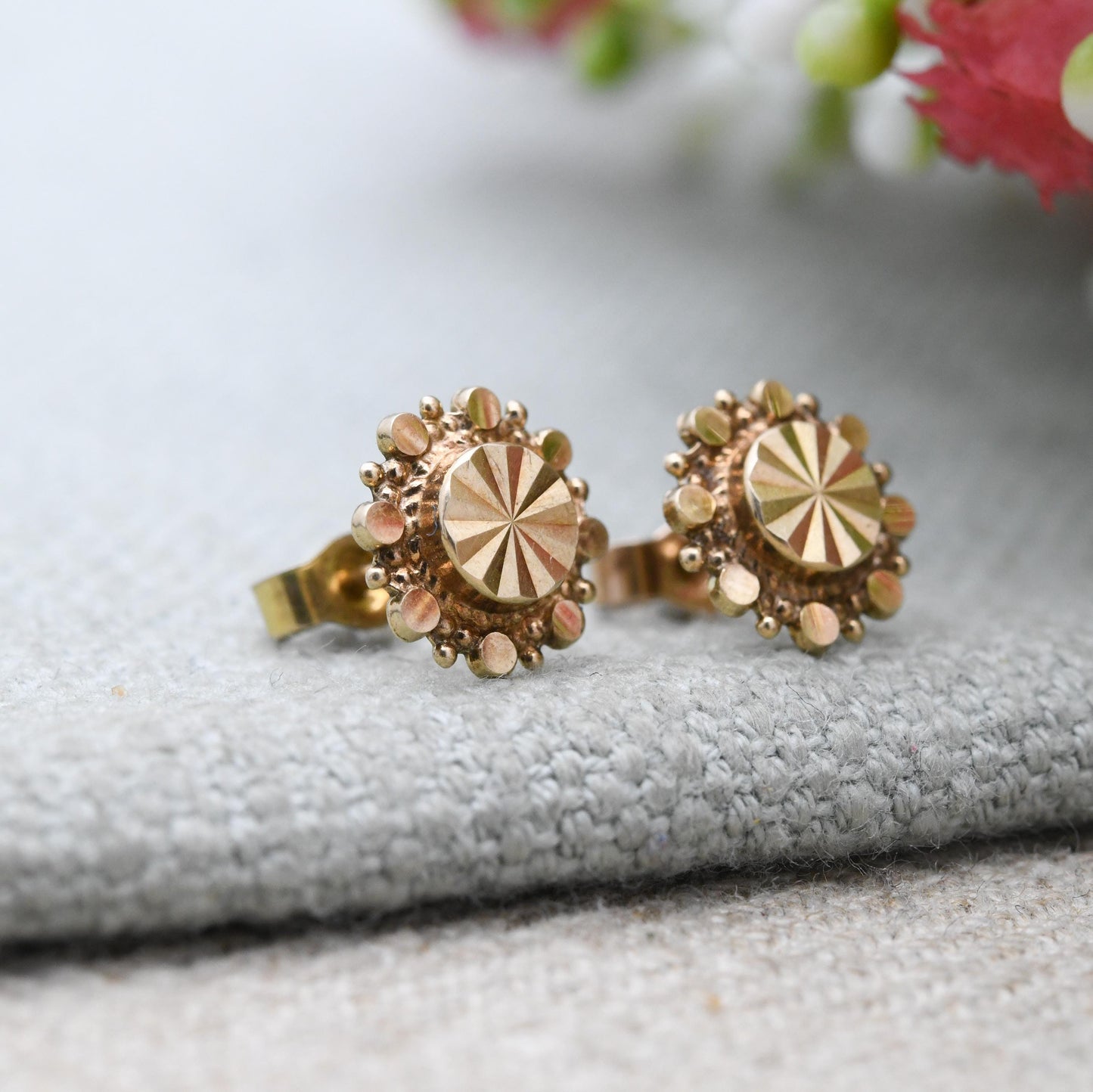 Vintage 9ct Gold Diamond Cut Geometric Circle Stud Earrings - Diamond Cut Minimal Yellow Gold Studs | Delicate Gold Jewellery Gift for Her