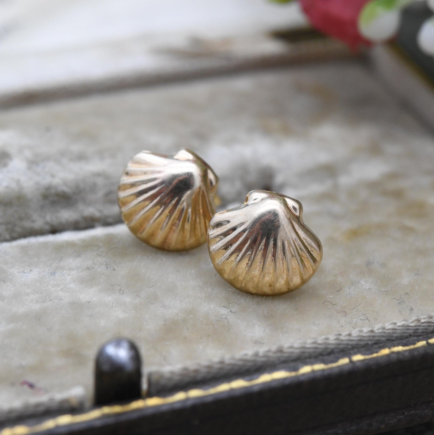 Vintage 9ct Gold Sea Shell Stud Earrings Mid-Century - Scallop Shape Studs | Solid Gold Jewellery Gift for Her | with Butterfly Backs