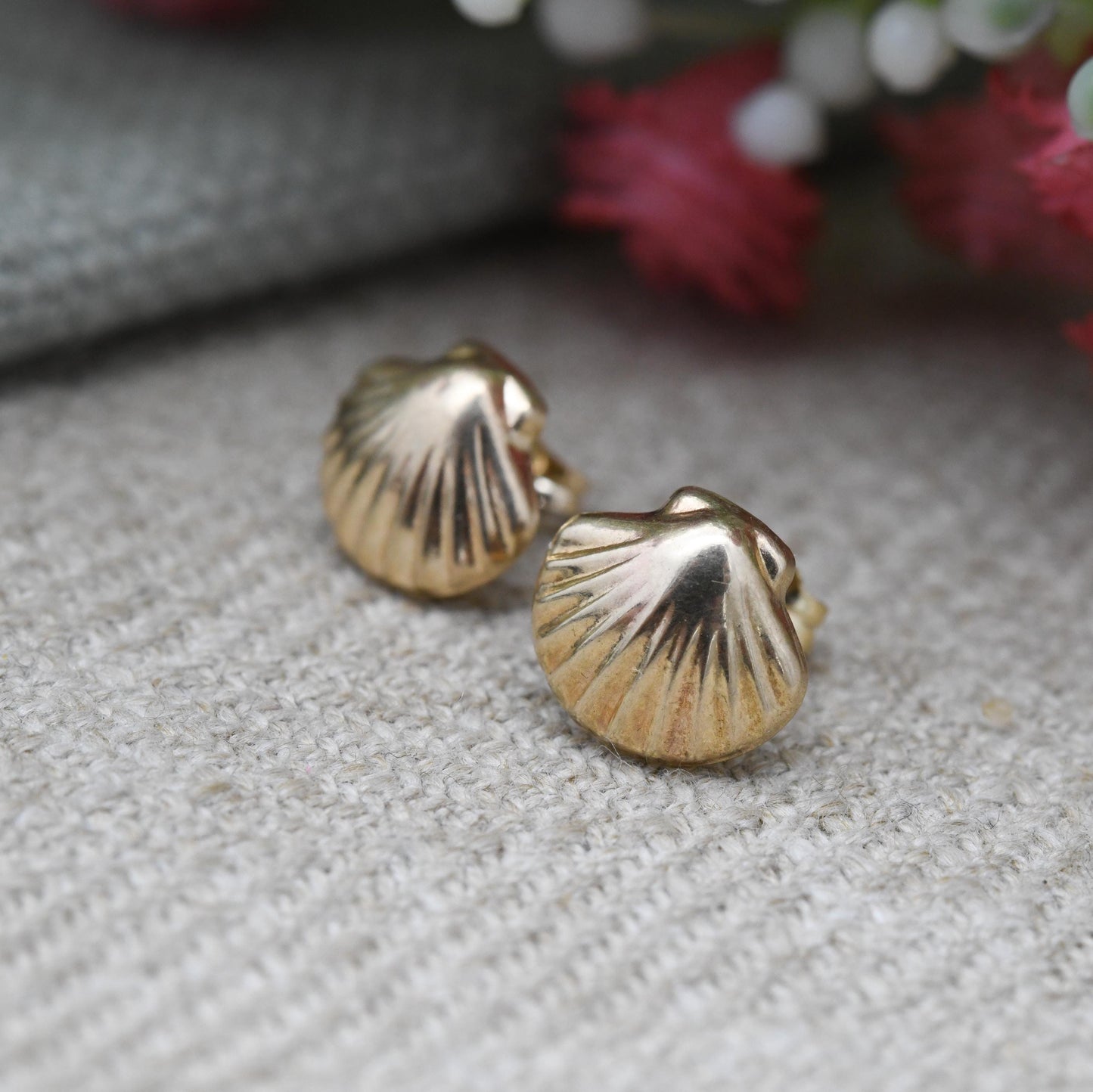 Vintage 9ct Gold Sea Shell Stud Earrings Mid-Century - Scallop Shape Studs | Solid Gold Jewellery Gift for Her | with Butterfly Backs