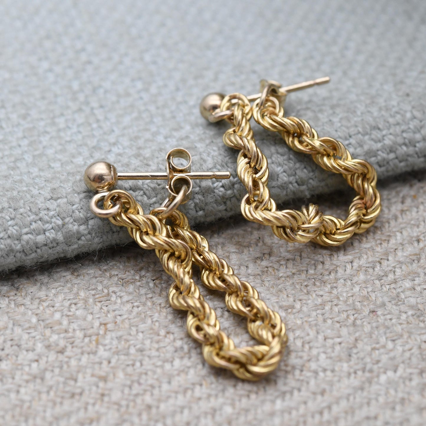 Vintage 9ct Gold Twisted Rope Chain Hoop Earrings - Pretty Light Gold Dangle Earrings with Butterfly Backs