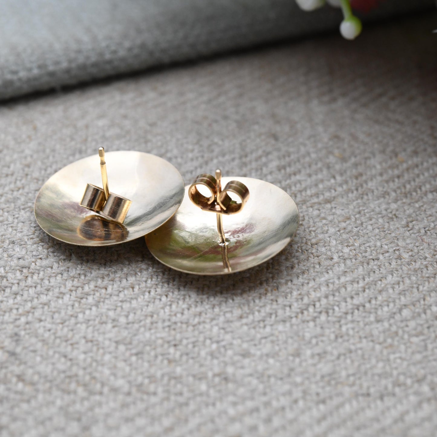 Vintage 9ct Gold Circular Engraved Stud Earrings 1980s - Brushed Yellow Gold Circular Studs | Delicate Gold Jewellery Gift for Her