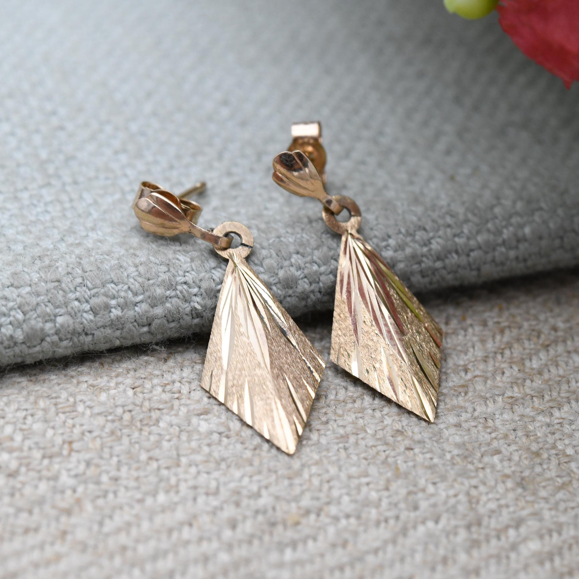 Vintage 9ct Gold Diamond-cut Drop Earrings | Small Delicate Light Gold Dangle Earrings with Butterfly Backs | Minimal Design
