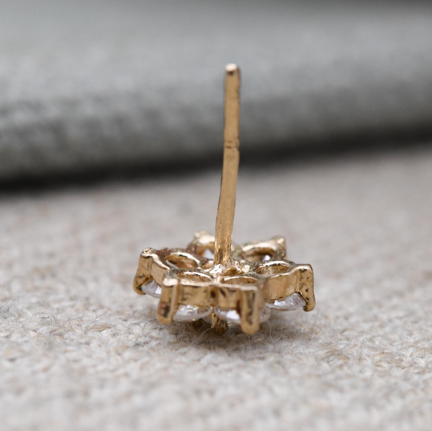 Single 9ct Gold Flower Stud Earring with CZ Clear Stones - Pretty Yellow Gold | Faceted Sparkly Stone | Butterfly Back