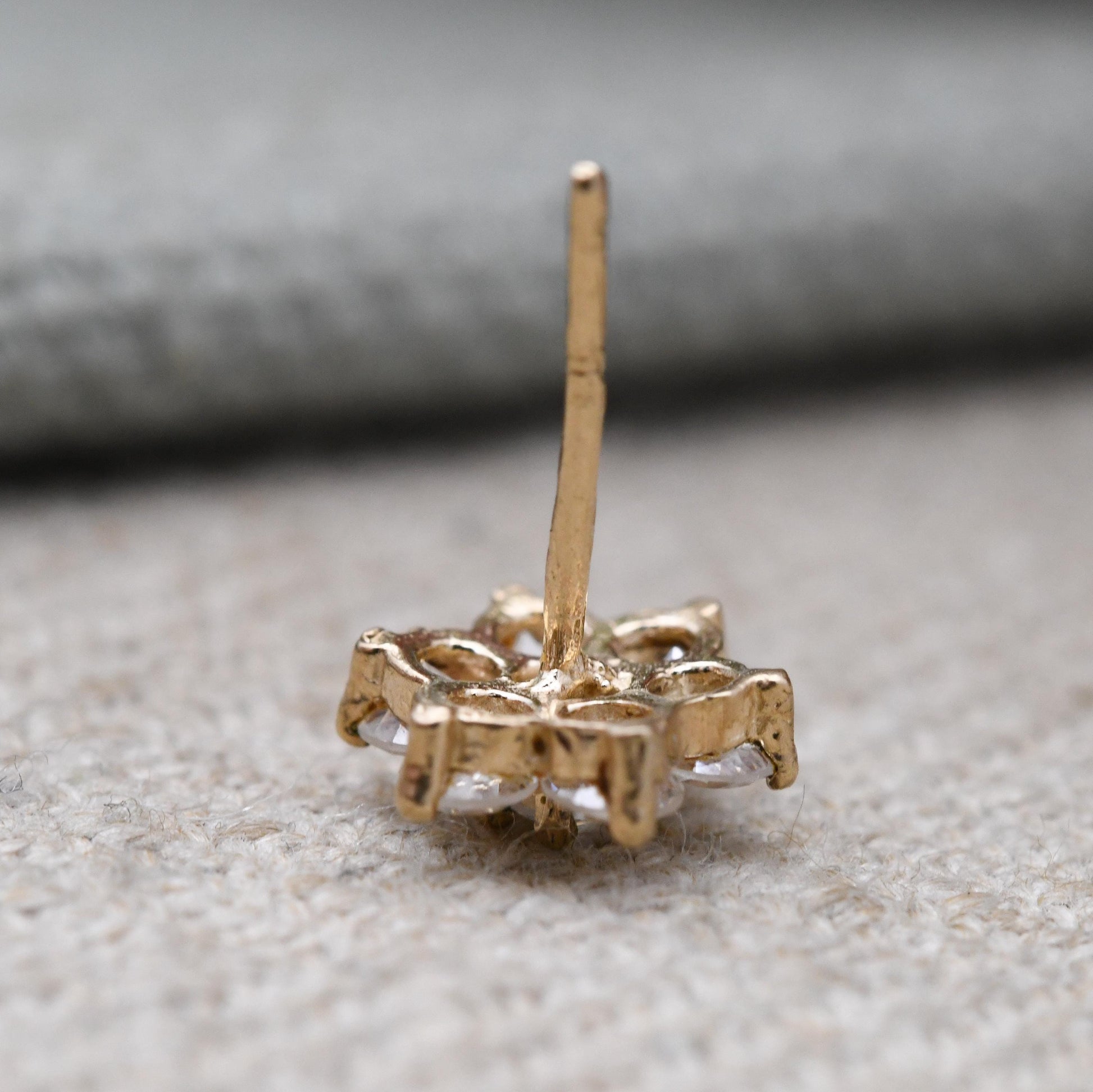 Single 9ct Gold Flower Stud Earring with CZ Clear Stones - Pretty Yellow Gold | Faceted Sparkly Stone | Butterfly Back
