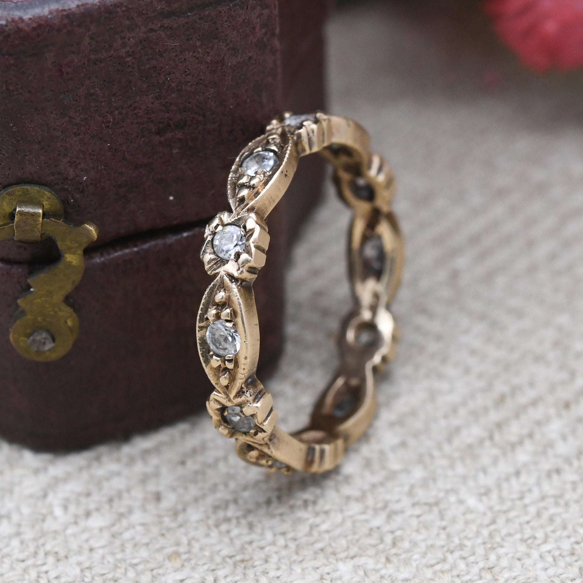 Vintage 9ct Gold Eternity Ring with Clear Stones - Beautiful Beaded Detail and Milgrain Textured Design | UK Size - O | US Size - 7 1/4