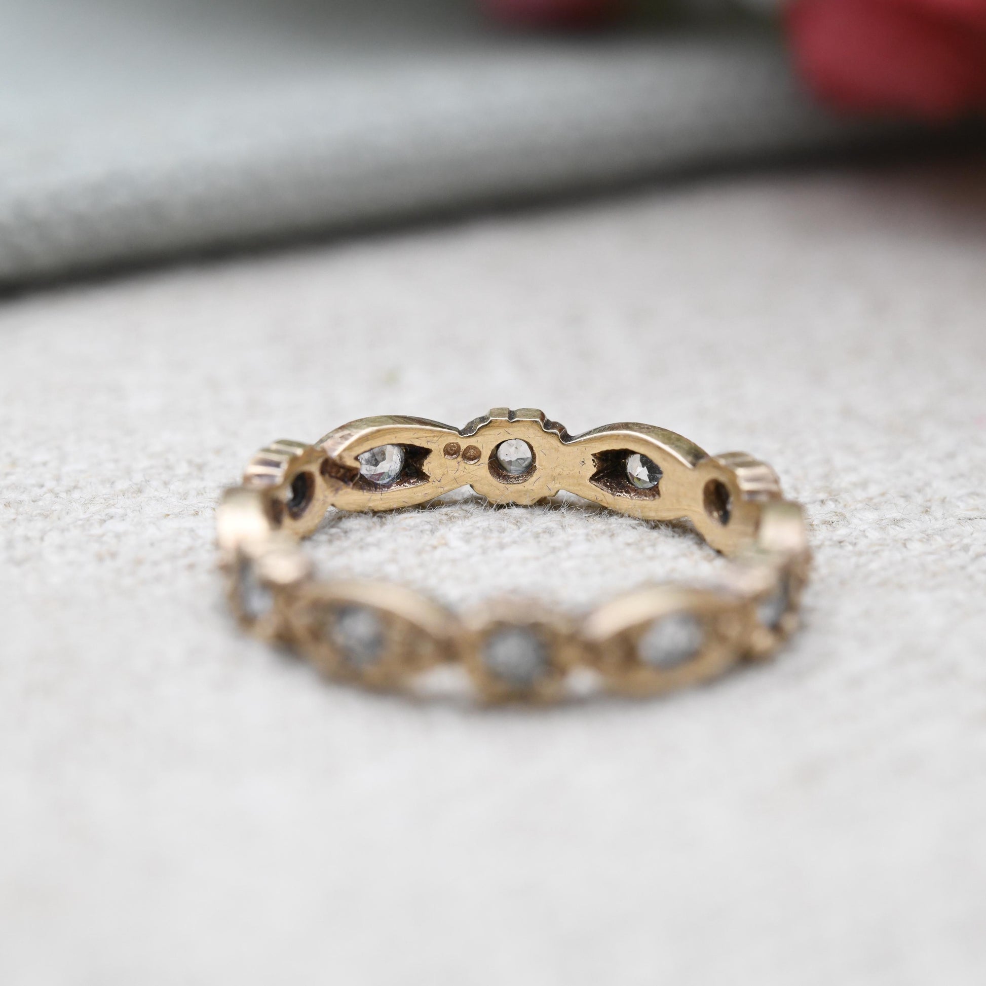 Vintage 9ct Gold Eternity Ring with Clear Stones - Beautiful Beaded Detail and Milgrain Textured Design | UK Size - O | US Size - 7 1/4
