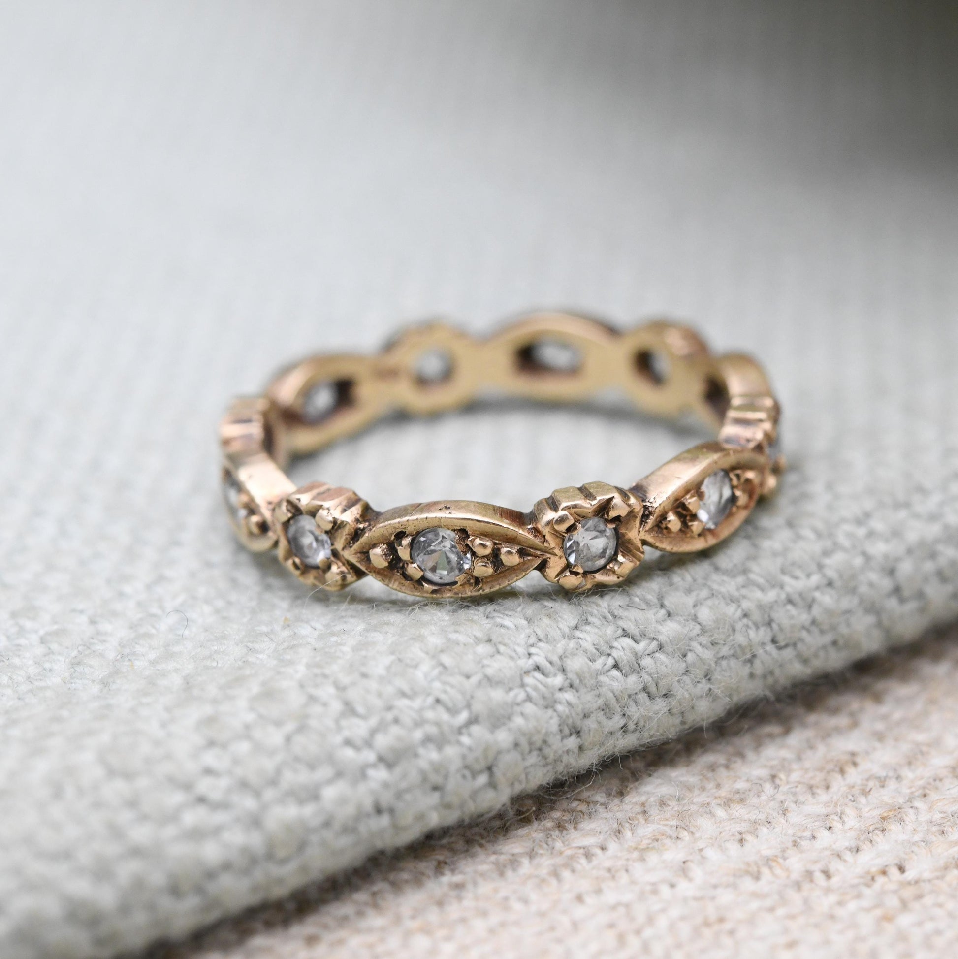 Vintage 9ct Gold Eternity Ring with Clear Stones - Beautiful Beaded Detail and Milgrain Textured Design | UK Size - O | US Size - 7 1/4