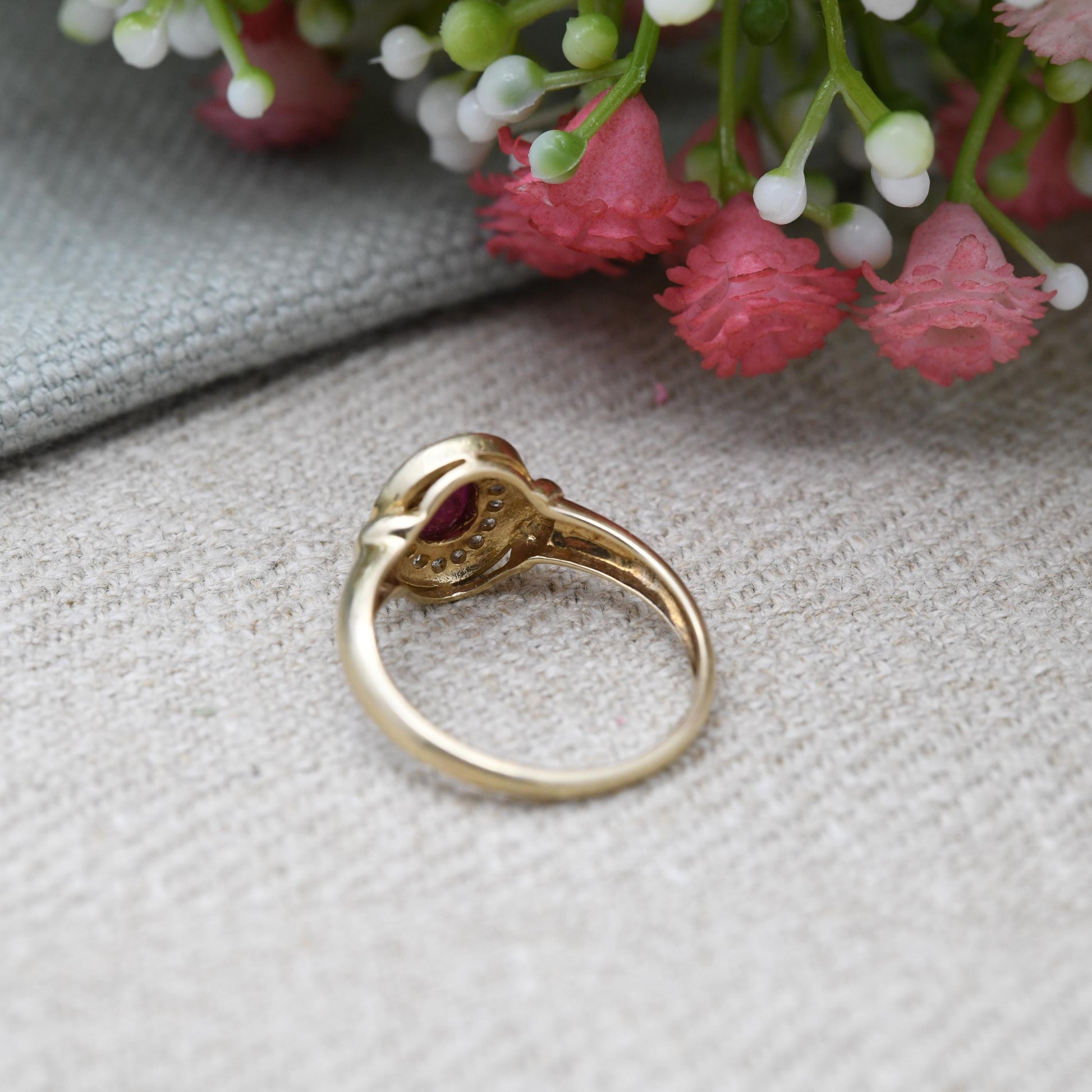 Vintage 9ct Gold Ruby Cluster Ring with Diamond Halo - Floral Daisy Pretty Gold Jewellery Gift for Her | UK Size - M | US Size - 6 1/2