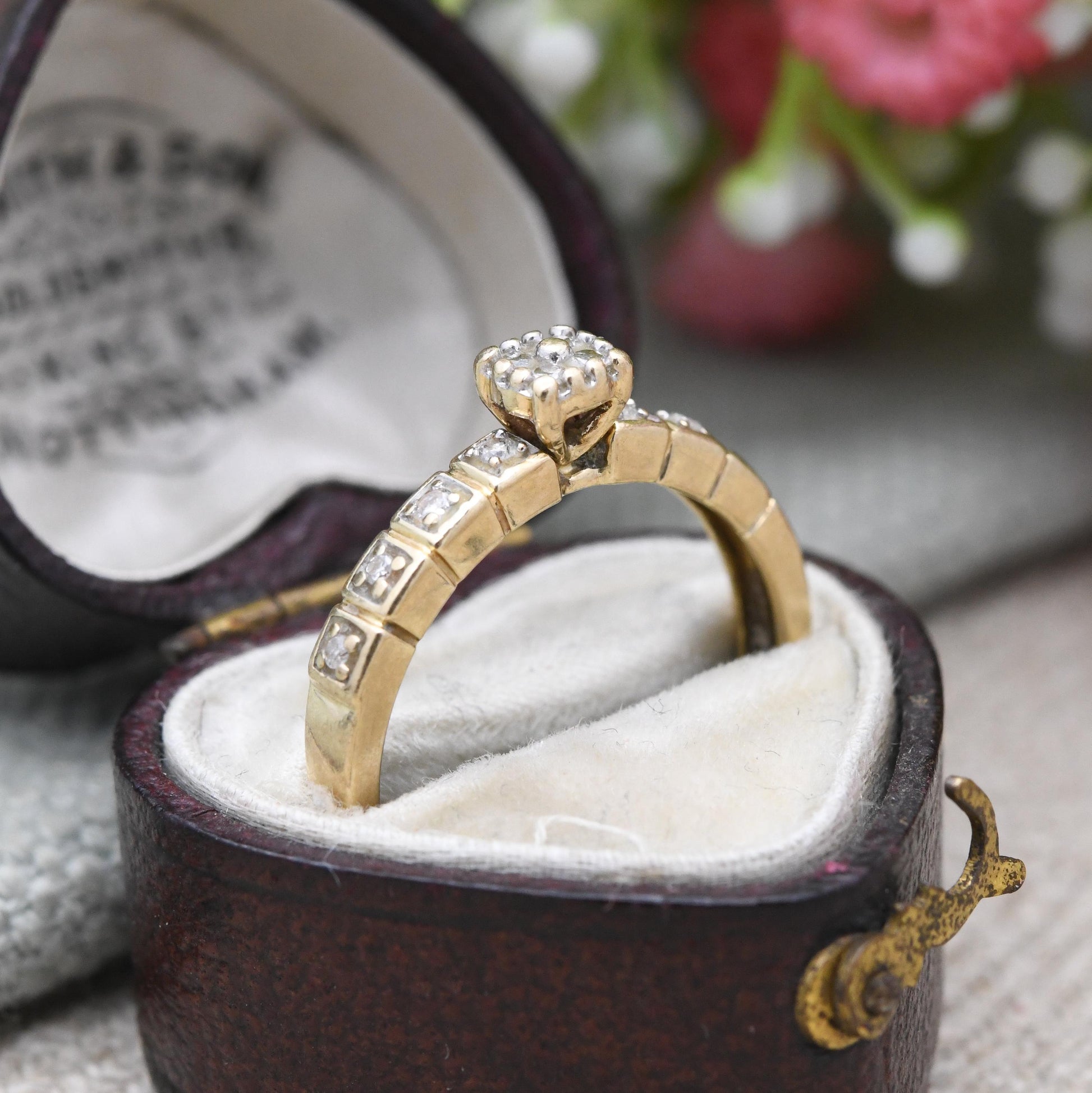 Vintage 9ct Gold Illusion Diamond Ring - Solitaire Style Gold Jewellery | Gift for Her | UK Size - N 1/2 US Size - 7