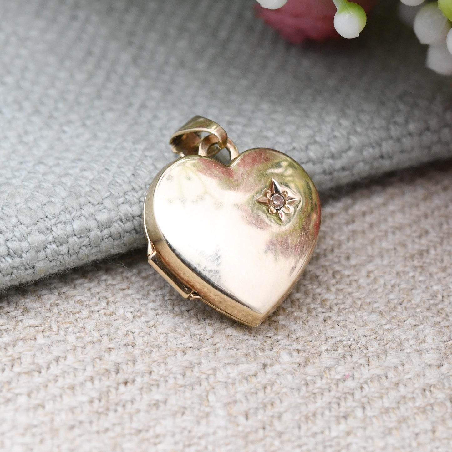 9ct Gold Diamond Heart Locket Pendant - GA | Love Heart Locket Charm Pendant | Sentimental Jewellery Gift for Her