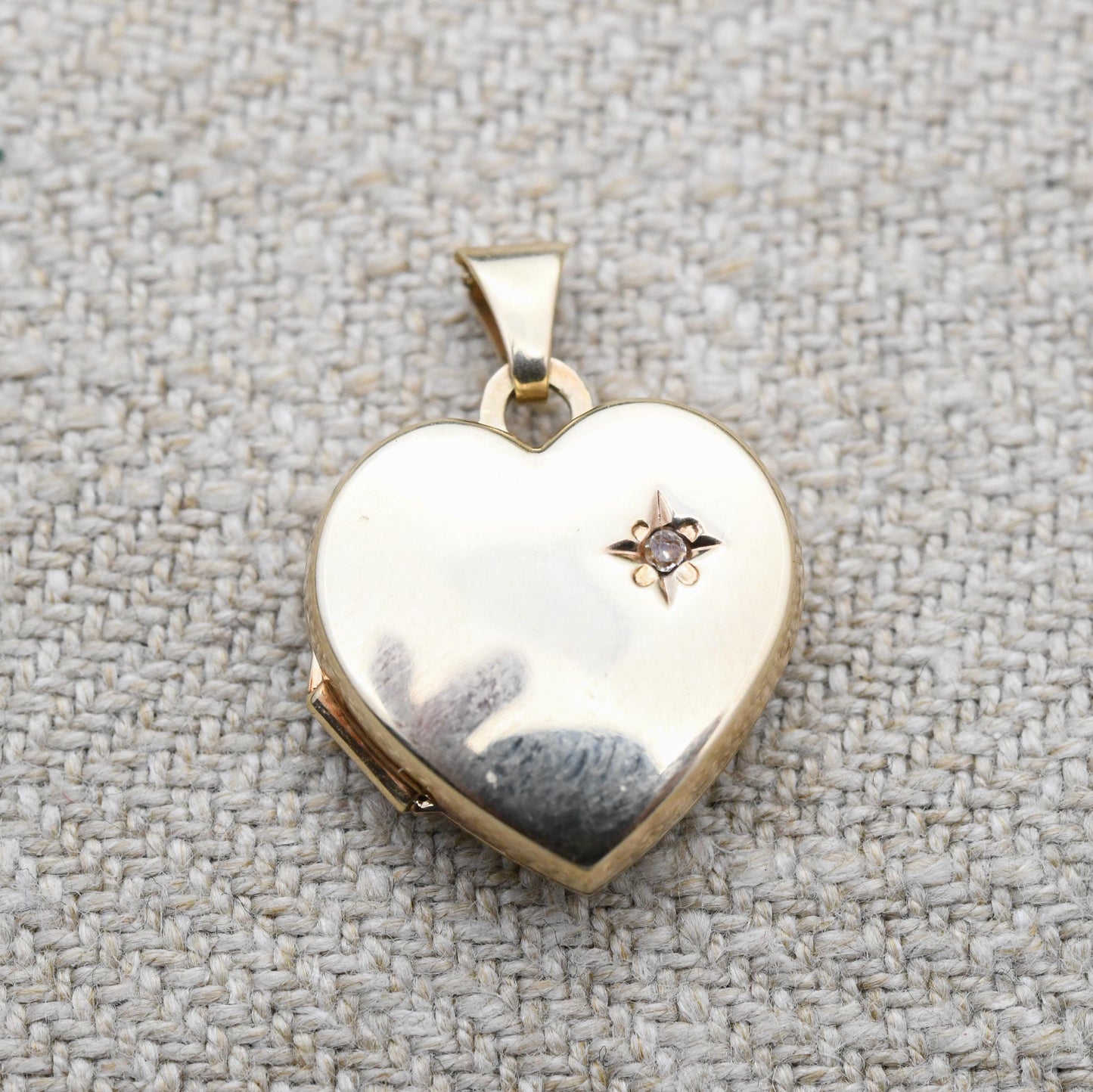 9ct Gold Diamond Heart Locket Pendant - GA | Love Heart Locket Charm Pendant | Sentimental Jewellery Gift for Her