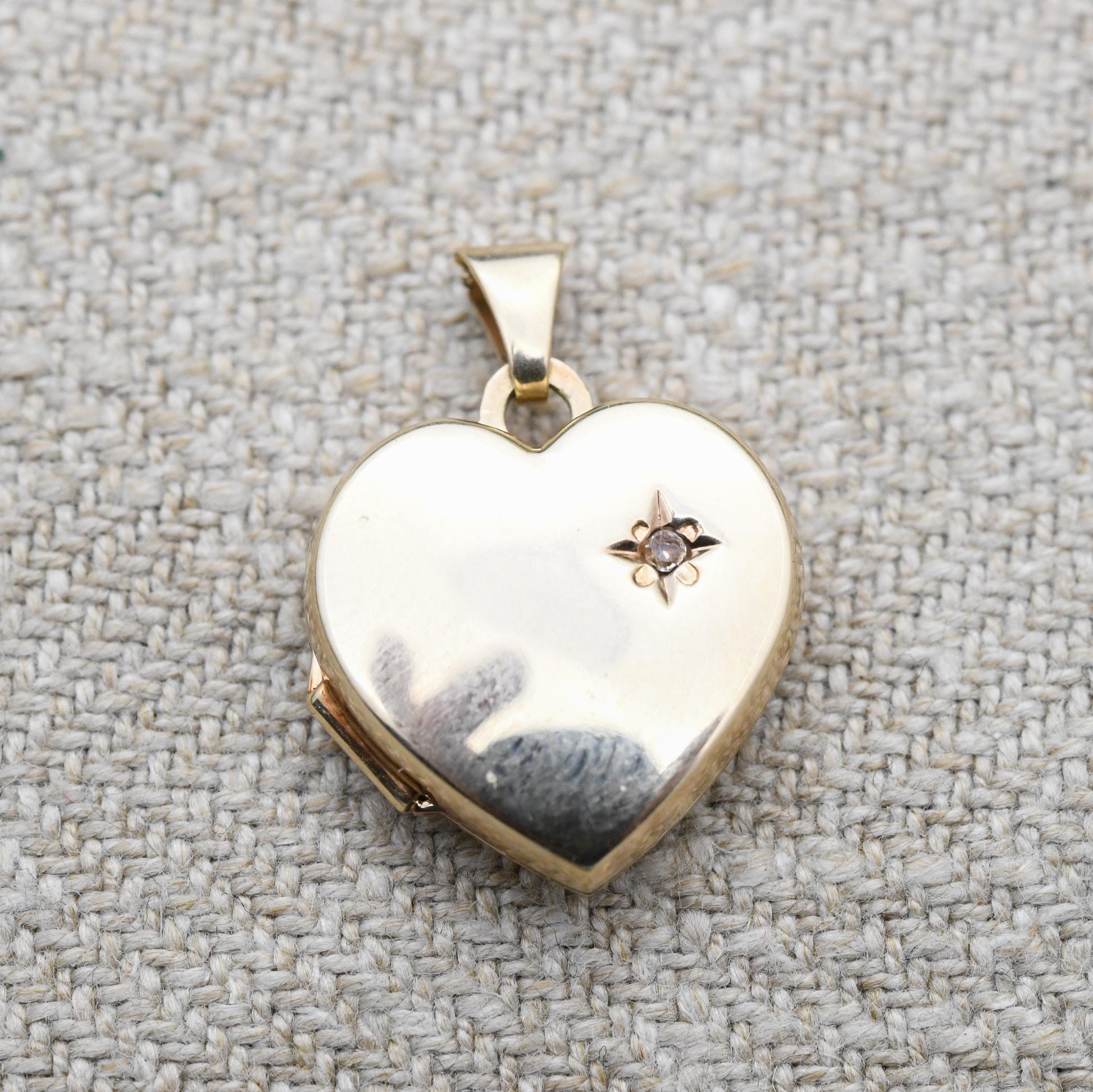 9ct Gold Diamond Heart Locket Pendant - GA | Love Heart Locket Charm Pendant | Sentimental Jewellery Gift for Her