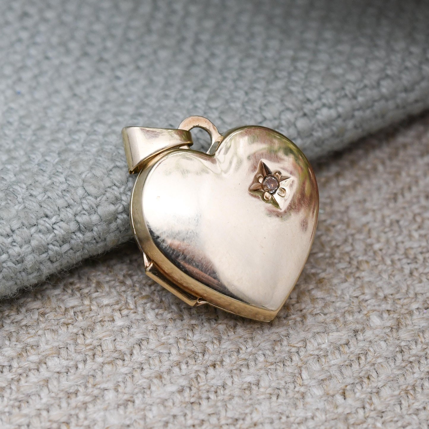 9ct Gold Diamond Heart Locket Pendant - GA | Love Heart Locket Charm Pendant | Sentimental Jewellery Gift for Her