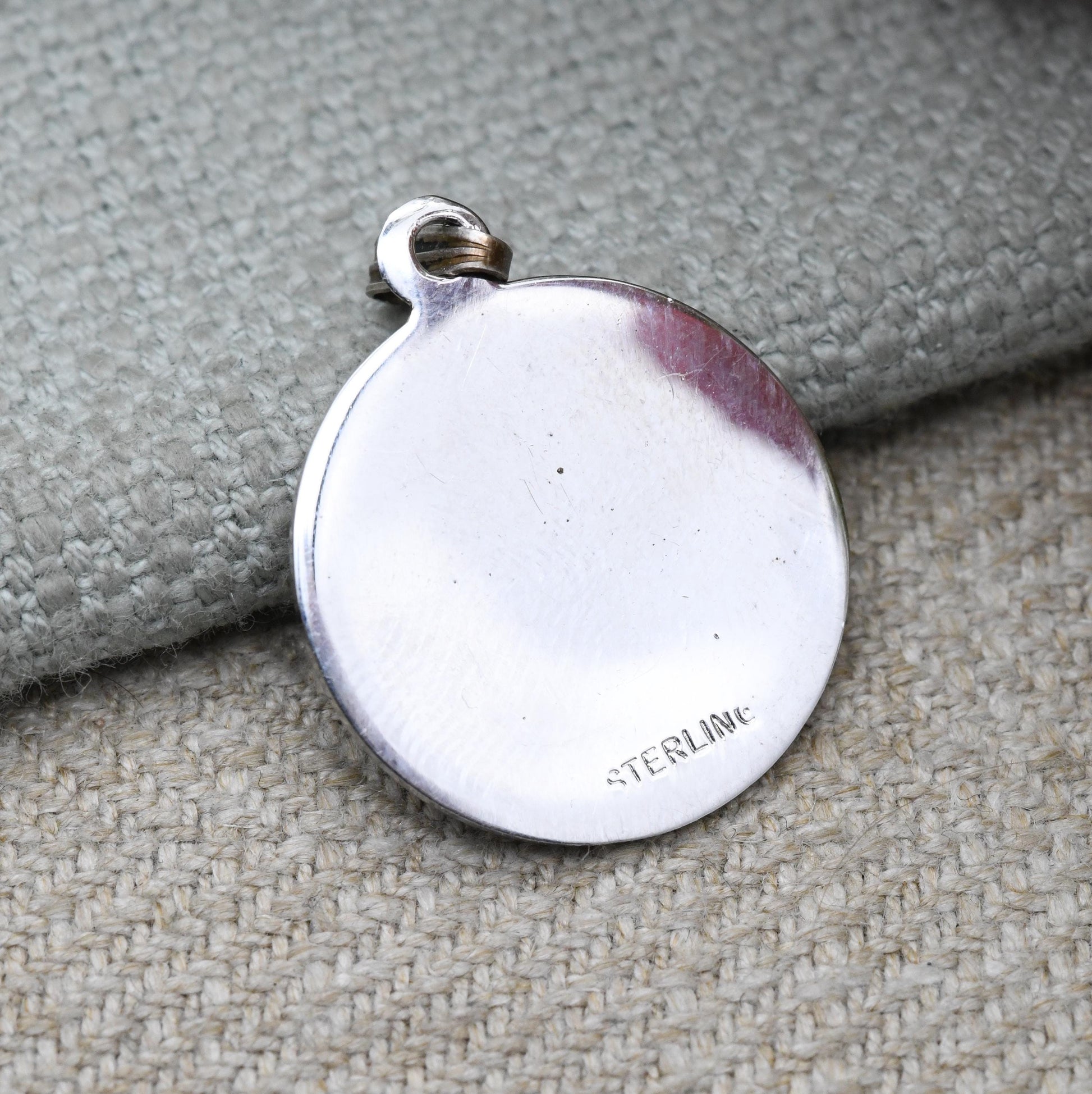 Vintage Sterling Silver Queen Elizabeth ll Cruise Ship Charm Pendant - Collectable Boat Token | Gift for Charm Bracelet or Charm Necklace