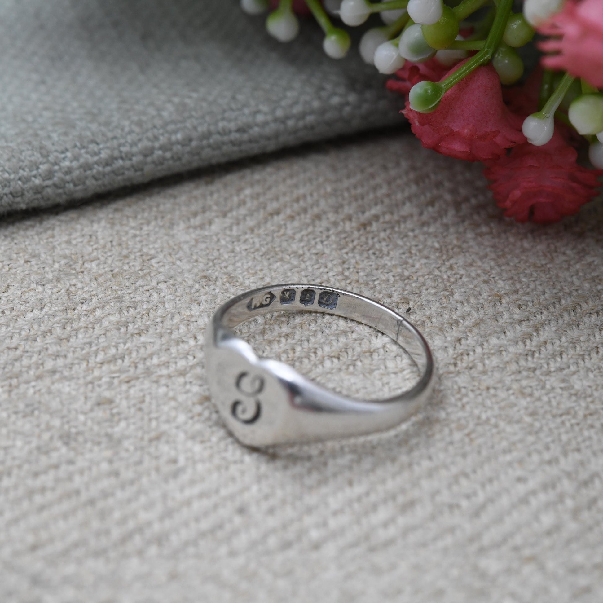 Vintage Sterling Silver Letter Y Love Heart Signet Ring 1978 - Mid-Century Romantic Jewellery Gift for Her | UK Size - M 1/2 US Size - 6 1/2