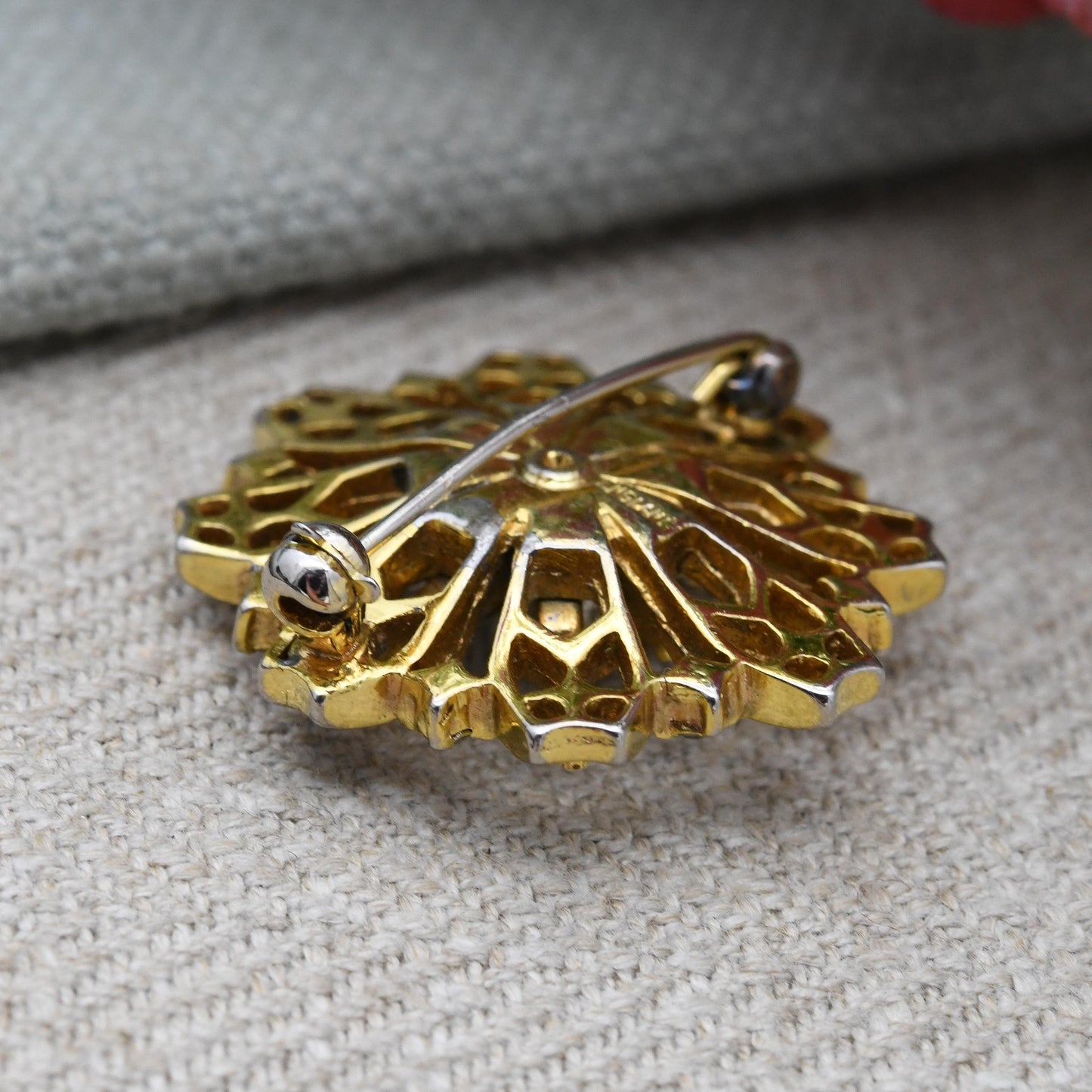 Vintage Goldenlace Daisy Brooch c. 1940s Signed Designer Jewellery - Alfred Philippe for Trifari Patent Registered Design