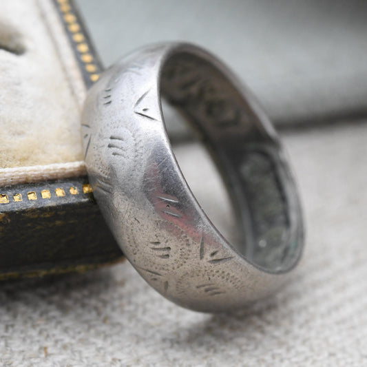 Vintage 1947 Coin Band Ring Half Crown Hand Engraved Design - Unusual Chunky Silver Band | Hidden Secret Words | UK Size - R | US Size - 9