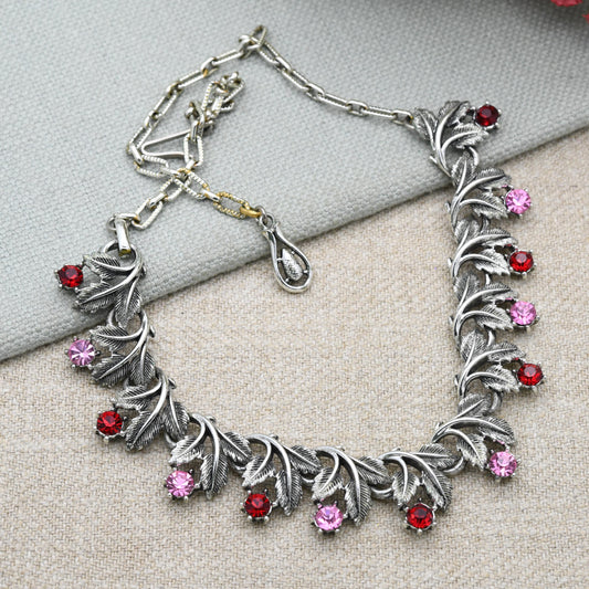 Vintage Jewelcraft Leaf Panel Necklace with Red and Pink Stones - Branded Midcentury Costume Jewellery | 16"