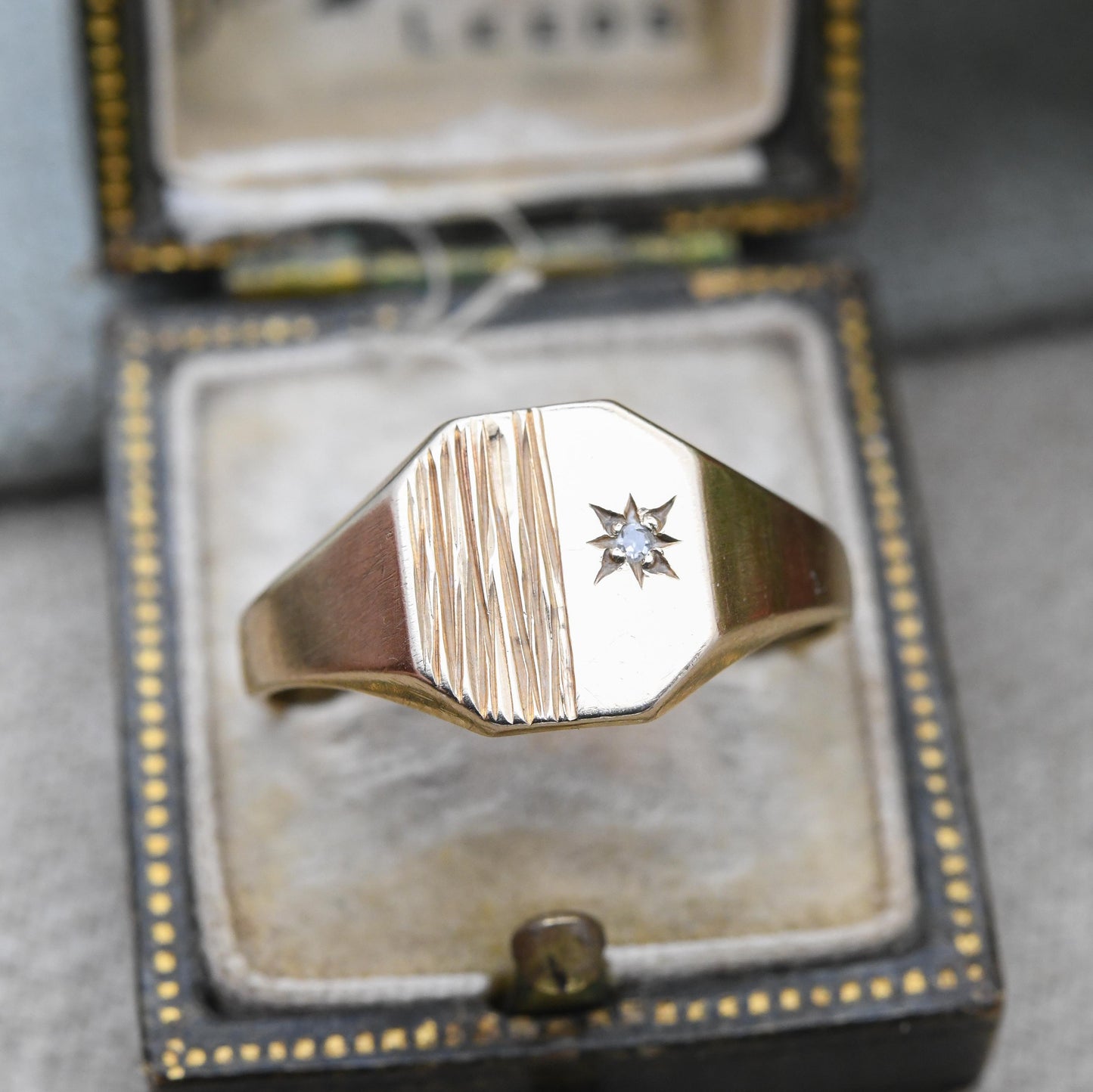 Vintage 9ct Gold Diamond Signet Ring 1985 - Solid Yellow Gold Starburst Textured Gift for Him Ring Men | UK Size - V 1/2 US | Size - 10 3/4
