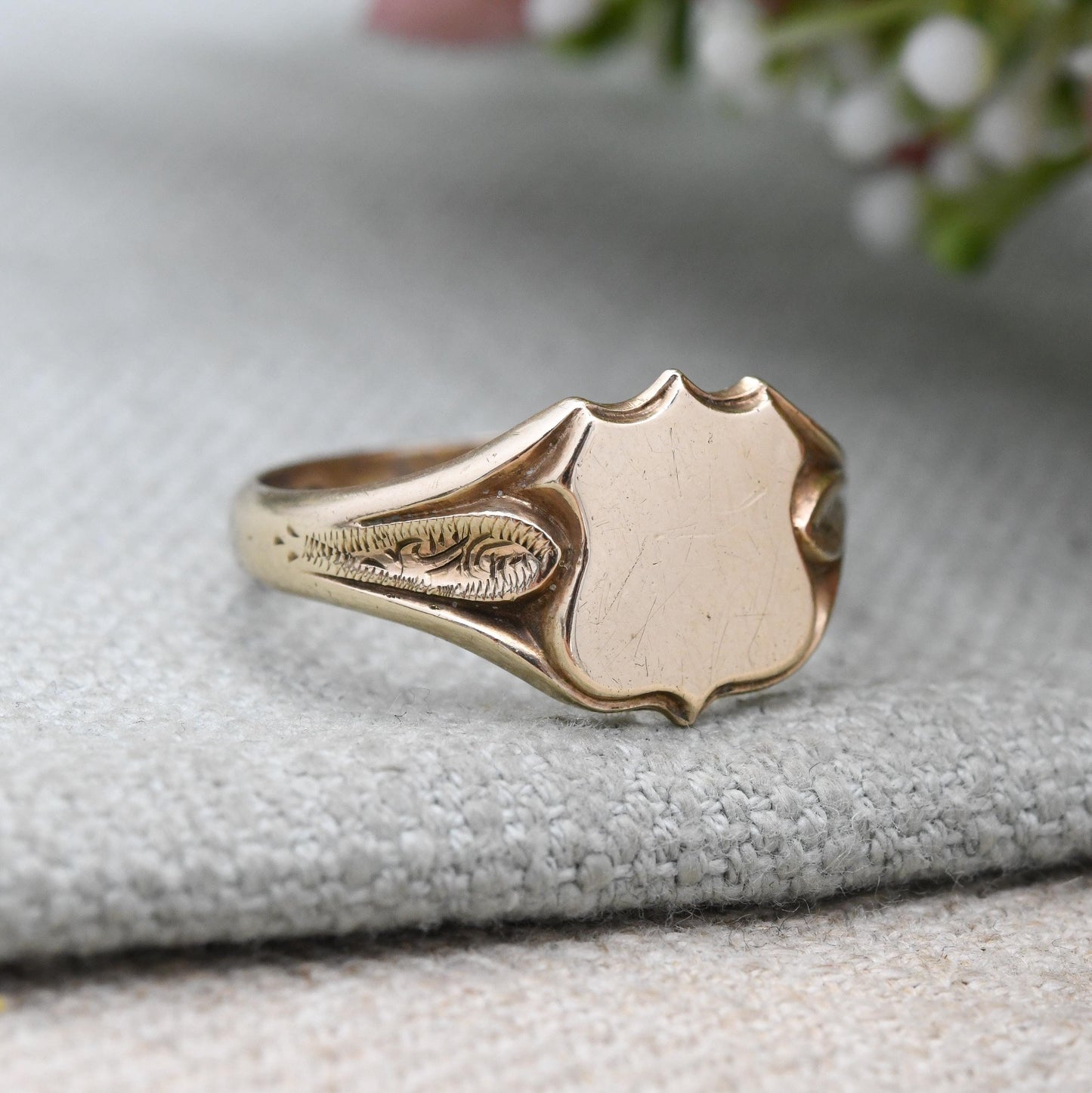 Vintage 9ct Gold Signet Ring 1959 - Shield Shaped Signet | Mid-Century Scrolling Shoulders | Gift for Him | UK Size - W 1/2 US Size - 11 1/4