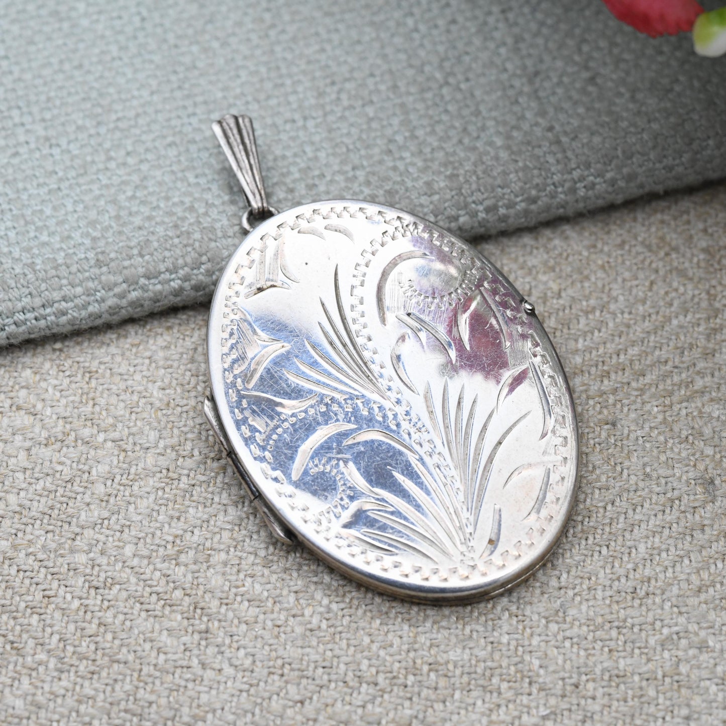 Vintage Sterling Silver Floral Locket Pendant - Large Oval Shape Opening Locket with Engraved Flower Design | Gift for Pendant Necklace