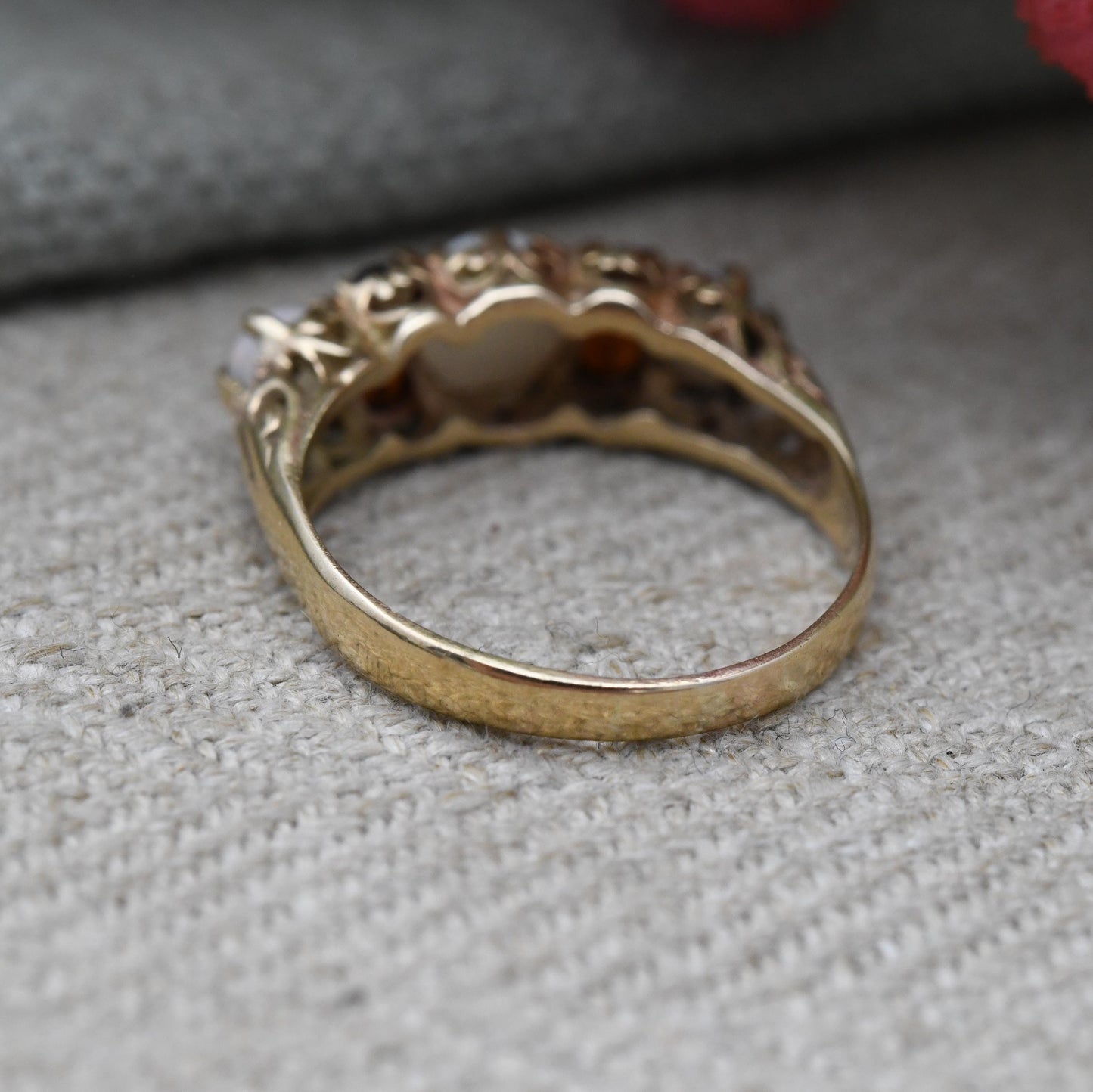 Vintage 9ct Gold Opal 3 Stone Ring with Garnet Accent Stones 1979 - Pretty Mid-Century Dress Ring | UK Size - L 1/2 | US Size - 6