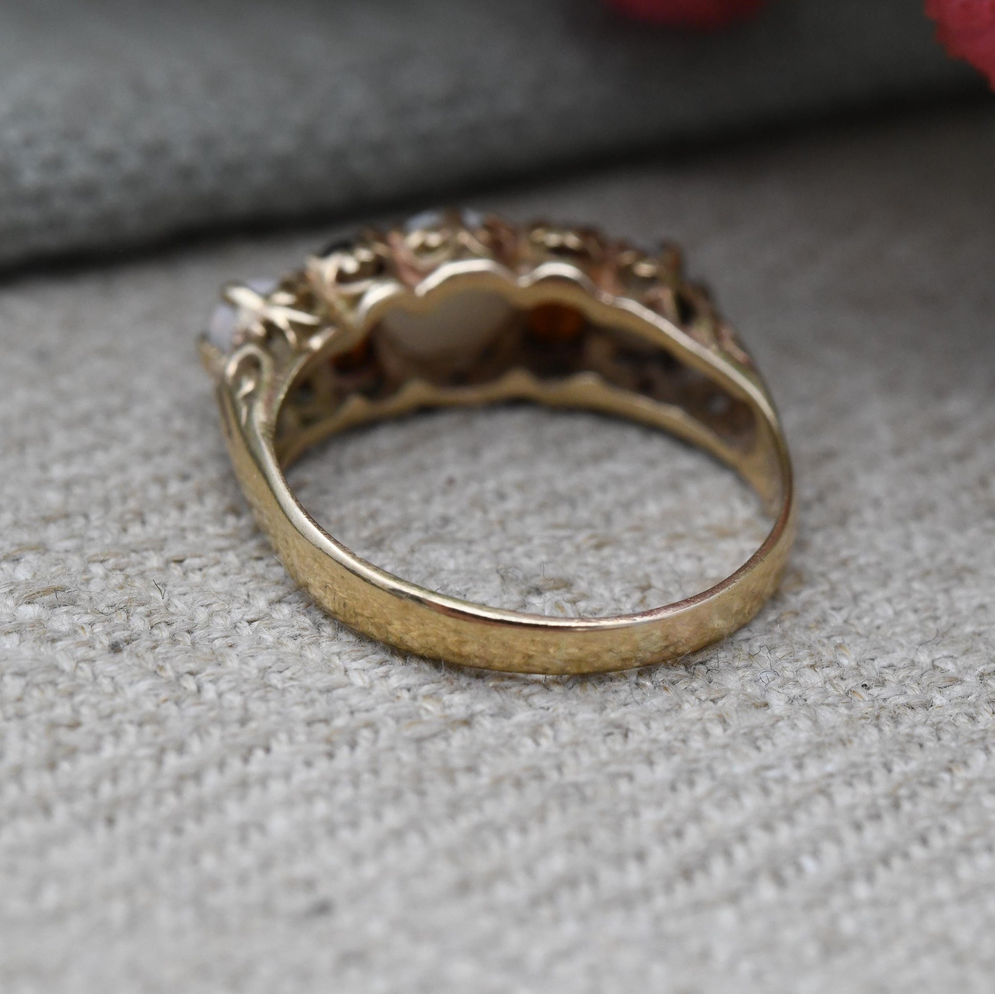Vintage 9ct Gold Opal 3 Stone Ring with Garnet Accent Stones 1979 - Pretty Mid-Century Dress Ring | UK Size - L 1/2 | US Size - 6