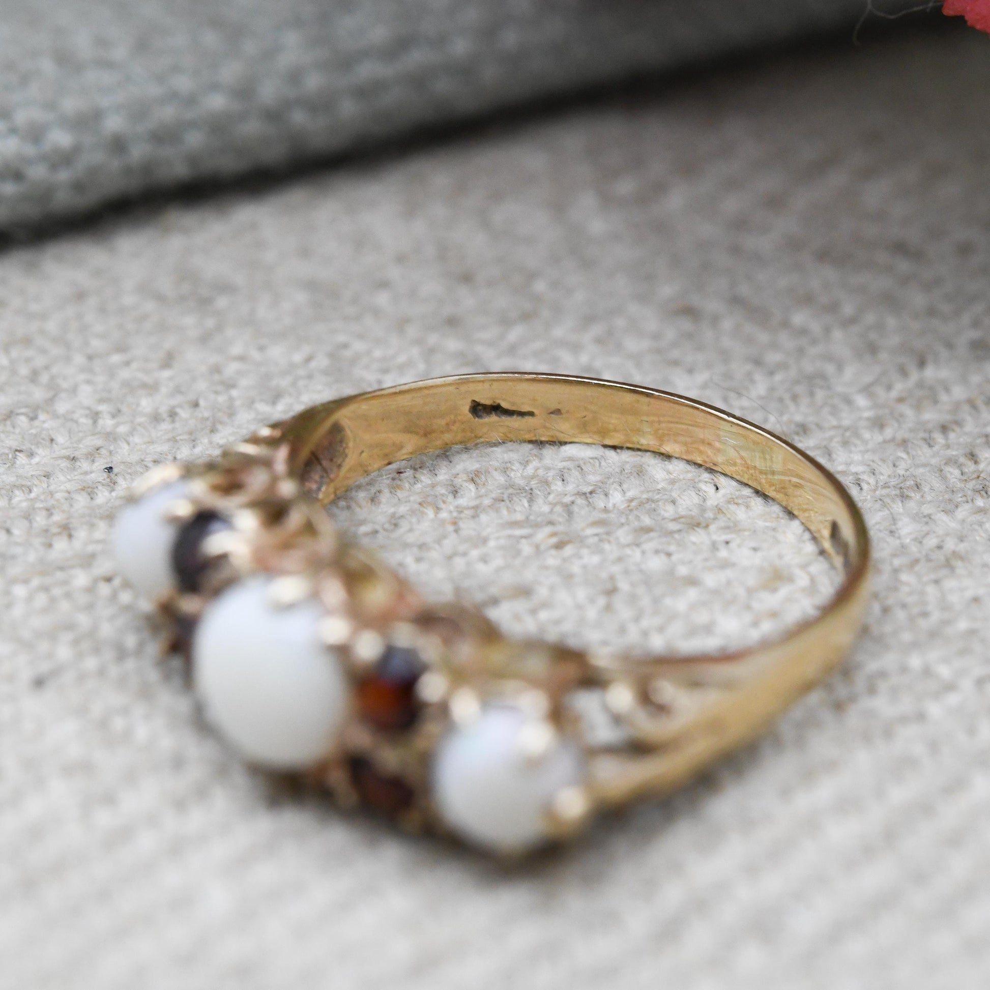 Vintage 9ct Gold Opal 3 Stone Ring with Garnet Accent Stones 1979 - Pretty Mid-Century Dress Ring | UK Size - L 1/2 | US Size - 6