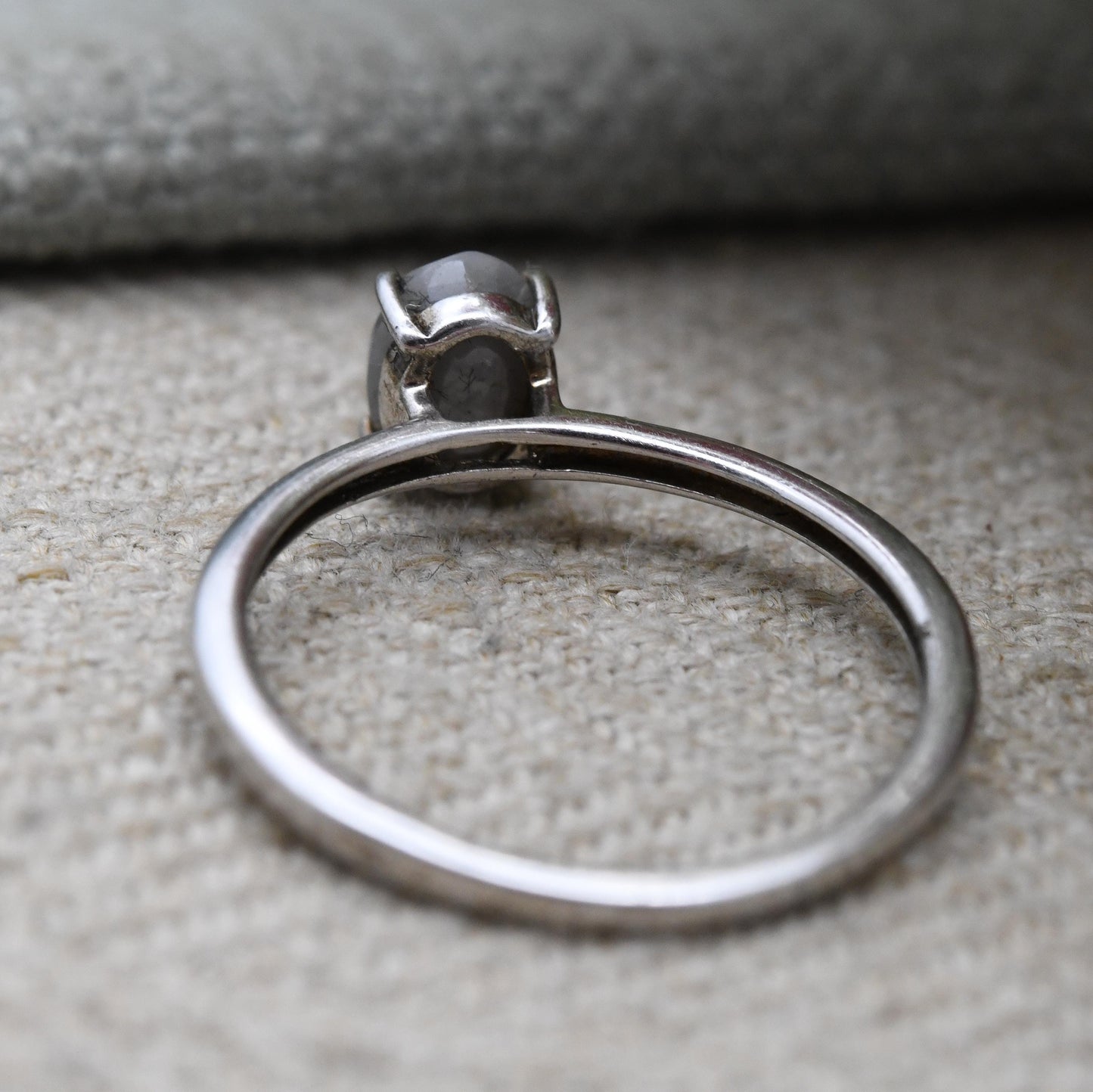 Vintage Sterling Silver Faceted Solitaire Ring - Oval Chatoyant Grey Stone Ring | UK Size - N 1/2 | US Size - 6 3/4