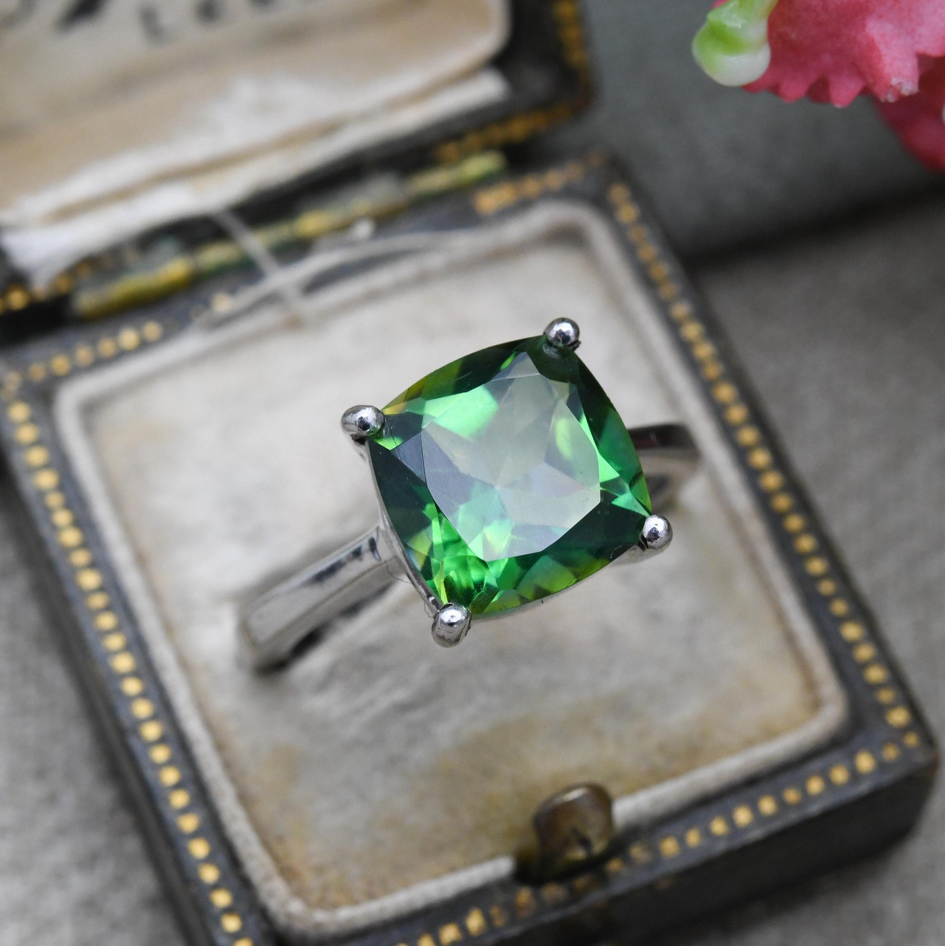 TGGC Sterling Silver Green Chrome Diopside Ring - The Genuine Gemstone Company Green Stone Cocktail Ring | UK Size - N | US Size - 6 3/4