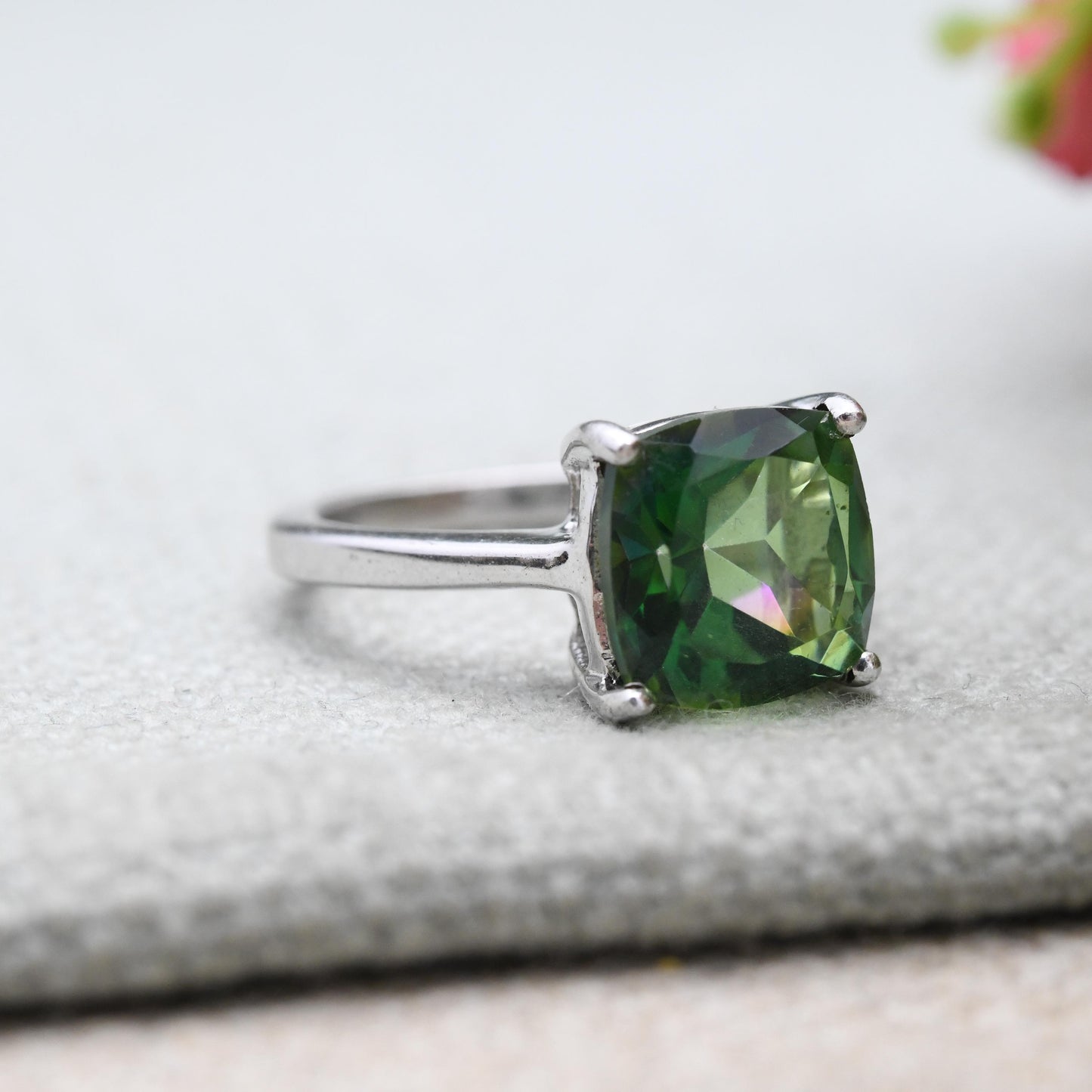 TGGC Sterling Silver Green Chrome Diopside Ring - The Genuine Gemstone Company Green Stone Cocktail Ring | UK Size - N | US Size - 6 3/4
