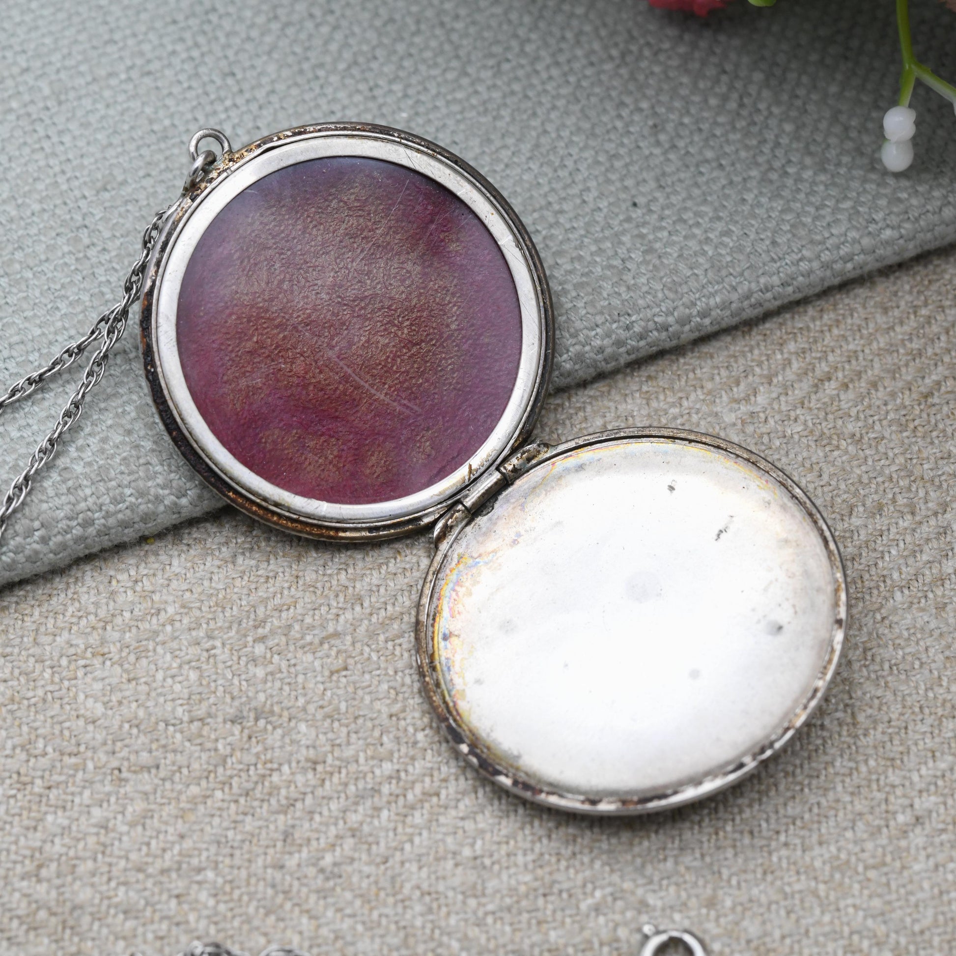 Vintage Sterling Silver Locket Pendant with Flower Engraving and Prince of Wales Chain 1976 - Large Circle Floral Decoration | Gift for Her