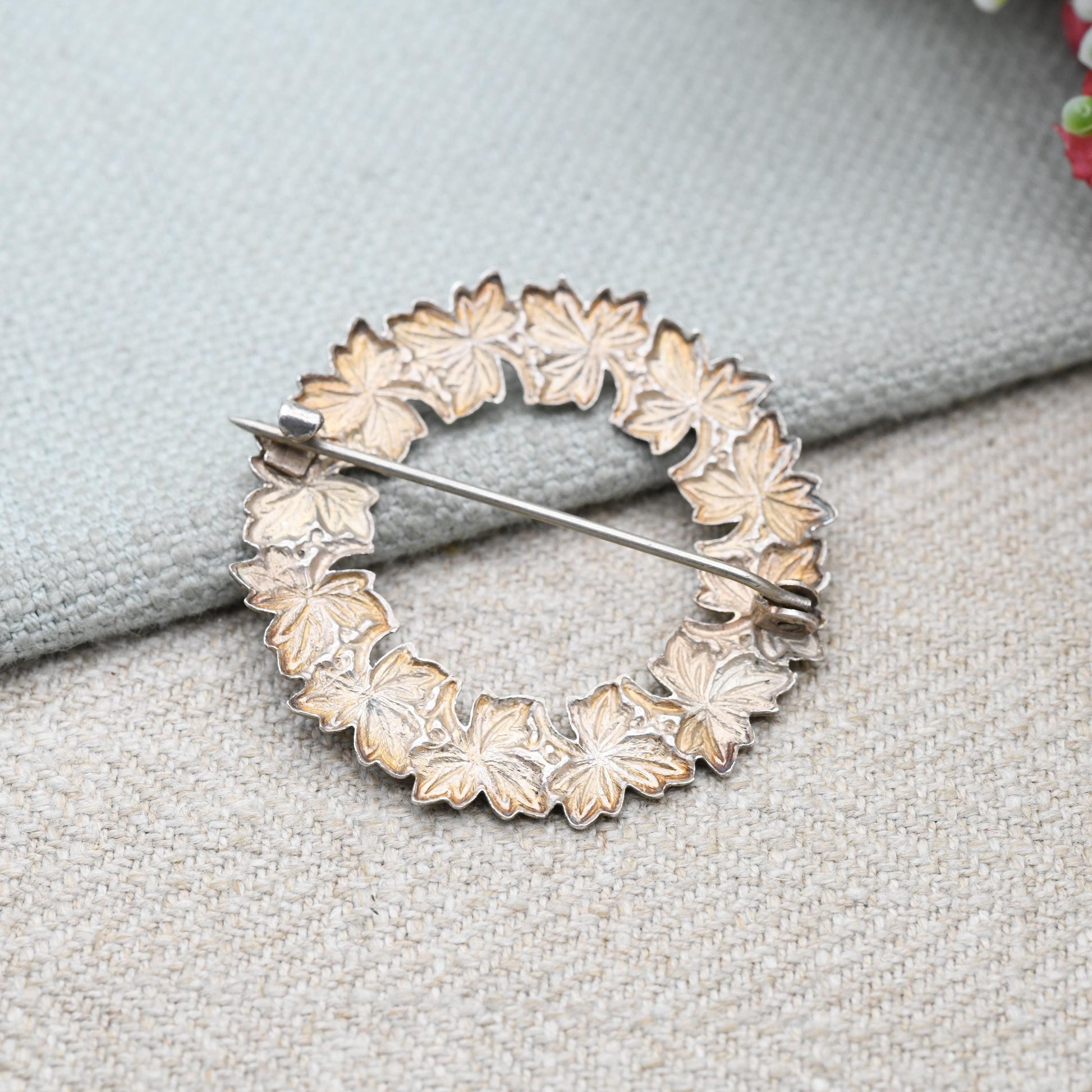Vintage Silver Hand Engraved Ivy Leaf Wreath Brooch - Floral Unisex Pin Brooch | Christmas Decoration | Gift for Her