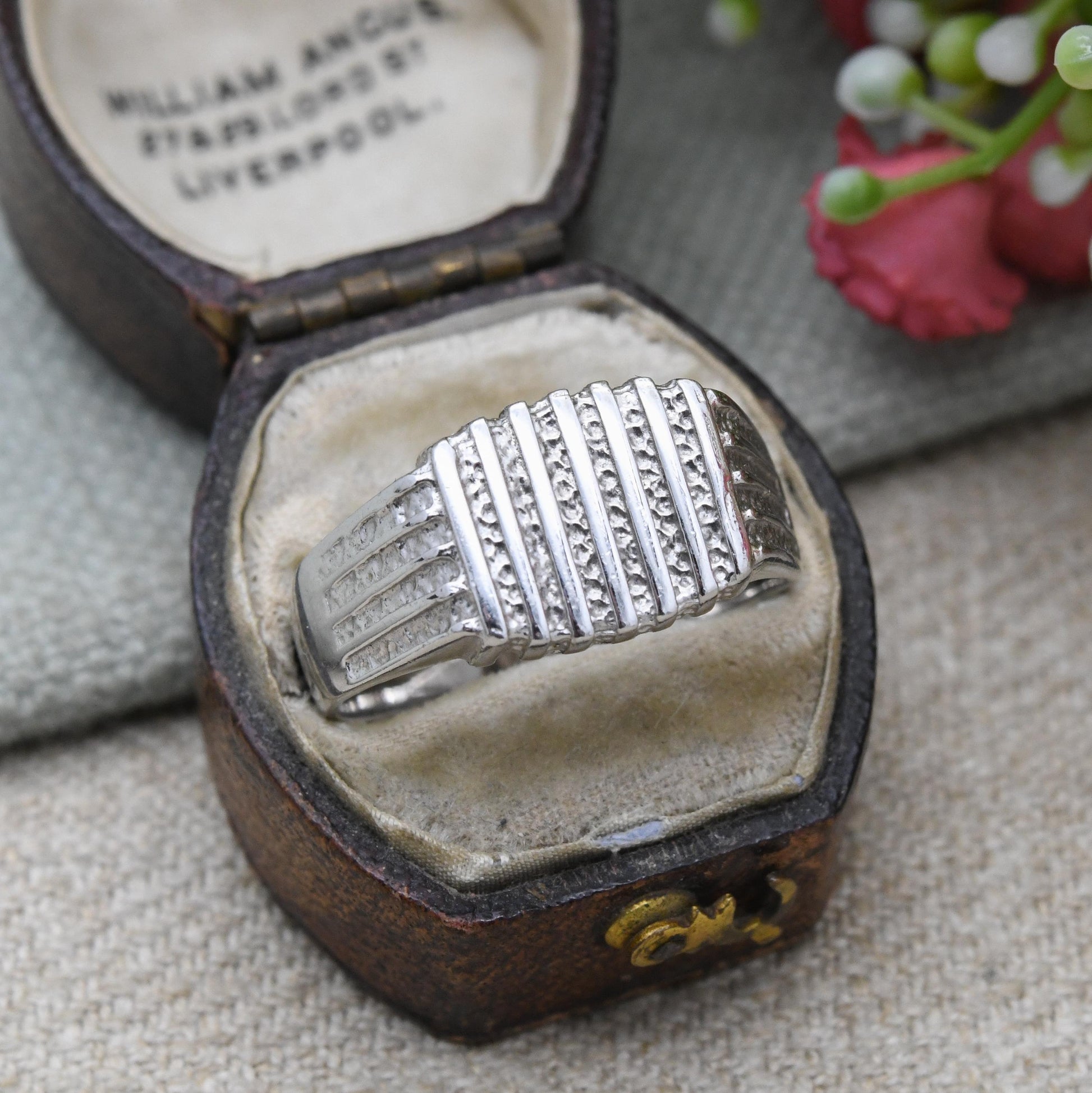Vintage Sterling Silver Signet Ring - Unisex Ring Geometric Pattern Everyday | Large Thumb Ring | UK Size - W 1/2 | US Size - 11 1/4