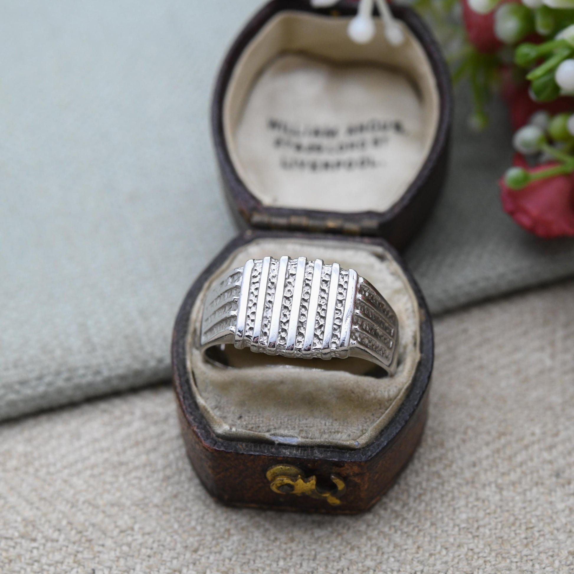 Vintage Sterling Silver Signet Ring - Unisex Ring Geometric Pattern Everyday | Large Thumb Ring | UK Size - W 1/2 | US Size - 11 1/4