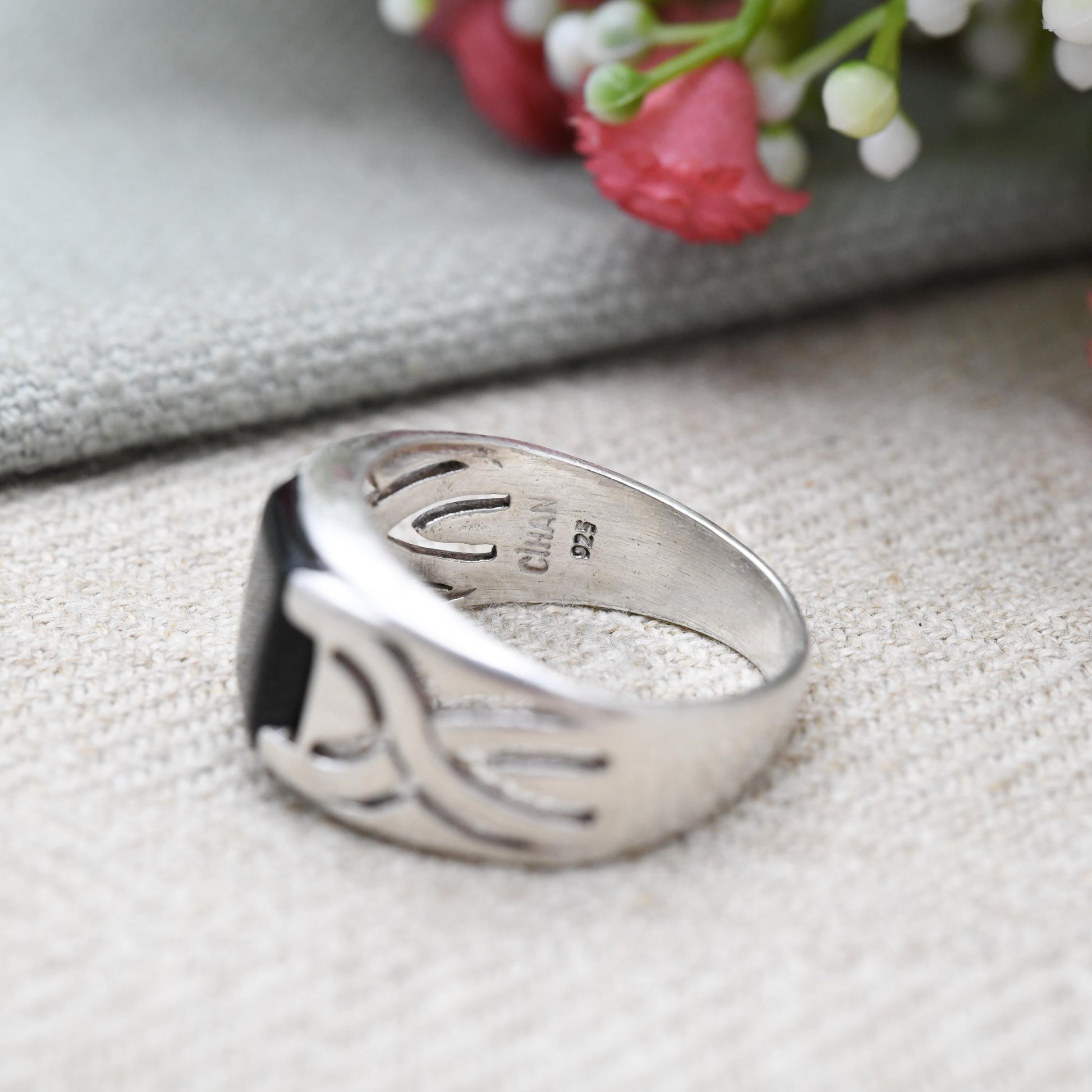 Vintage Sterling Silver Onyx Signet Ring - Unisex Square Black Stone Ring | UK Size - Q 1/2 | US Size - 8 1/2