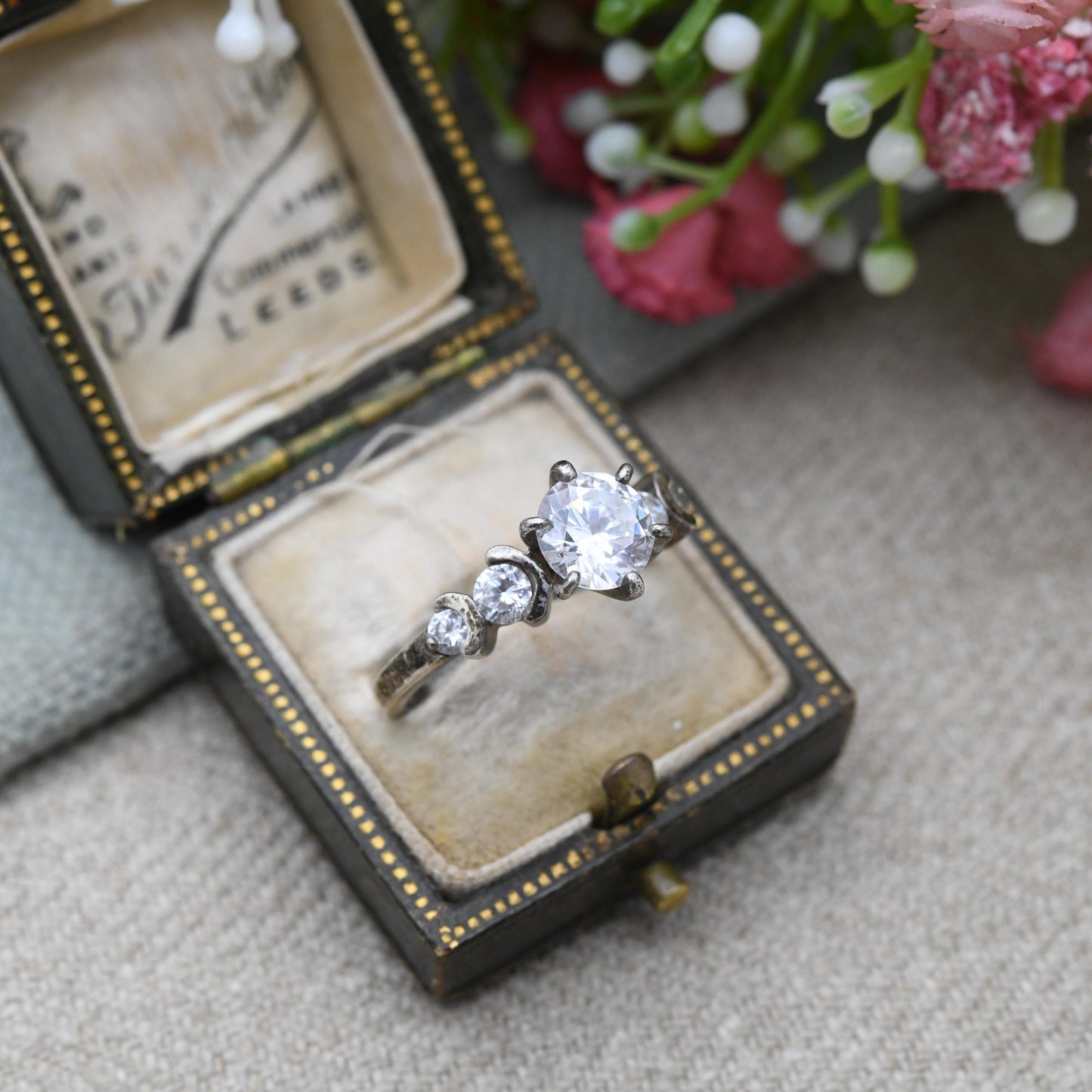 Vintage Sterling Silver Solitaire Ring Large Round CZ and Side Stones - Faceted White Stones | UK Size - Q | US Size - 8