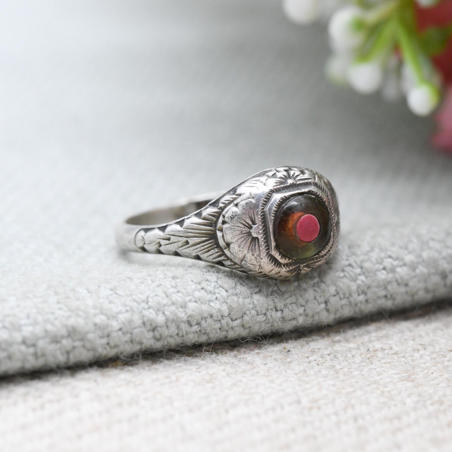 Antique Silver Resin Ring - Floral and Geometric Detailed Shoulders | Small Cabochon Stone | UK Size - L | US Size - 5 3/4
