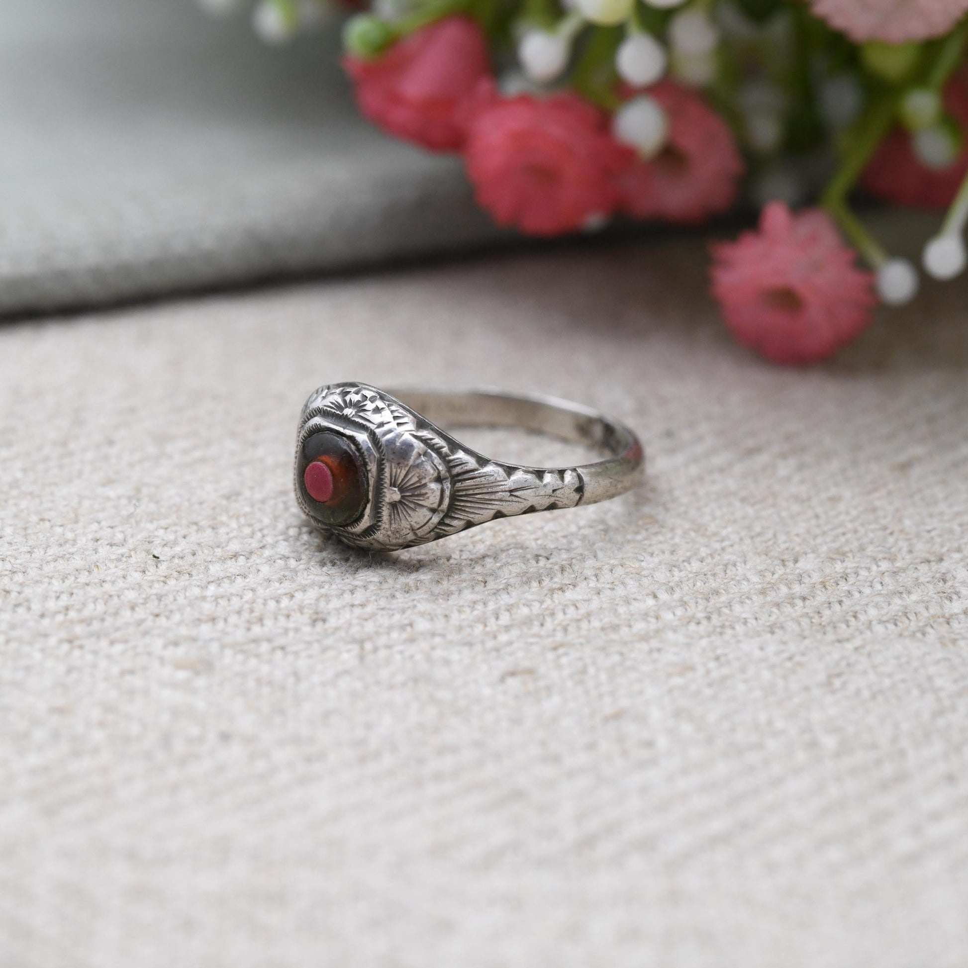 Antique Silver Resin Ring - Floral and Geometric Detailed Shoulders | Small Cabochon Stone | UK Size - L | US Size - 5 3/4