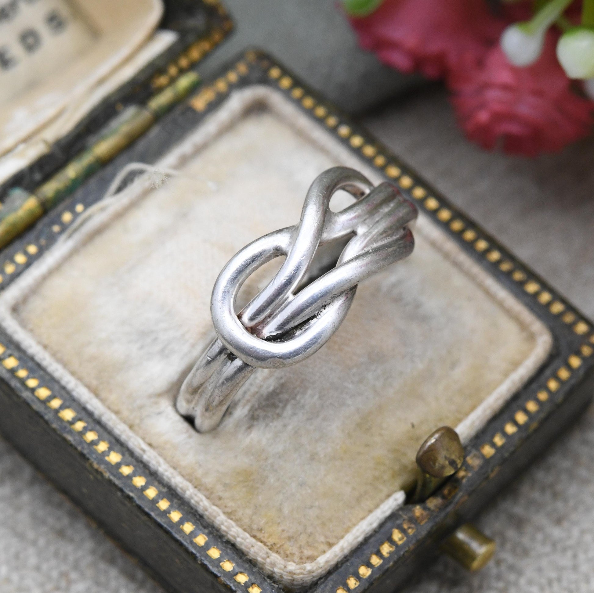 Vintage Sterling Silver Lovers Knot Ring - Minimalist Openwork Twisted Knot Design | UK Size - L 1/2 | US Size - 6