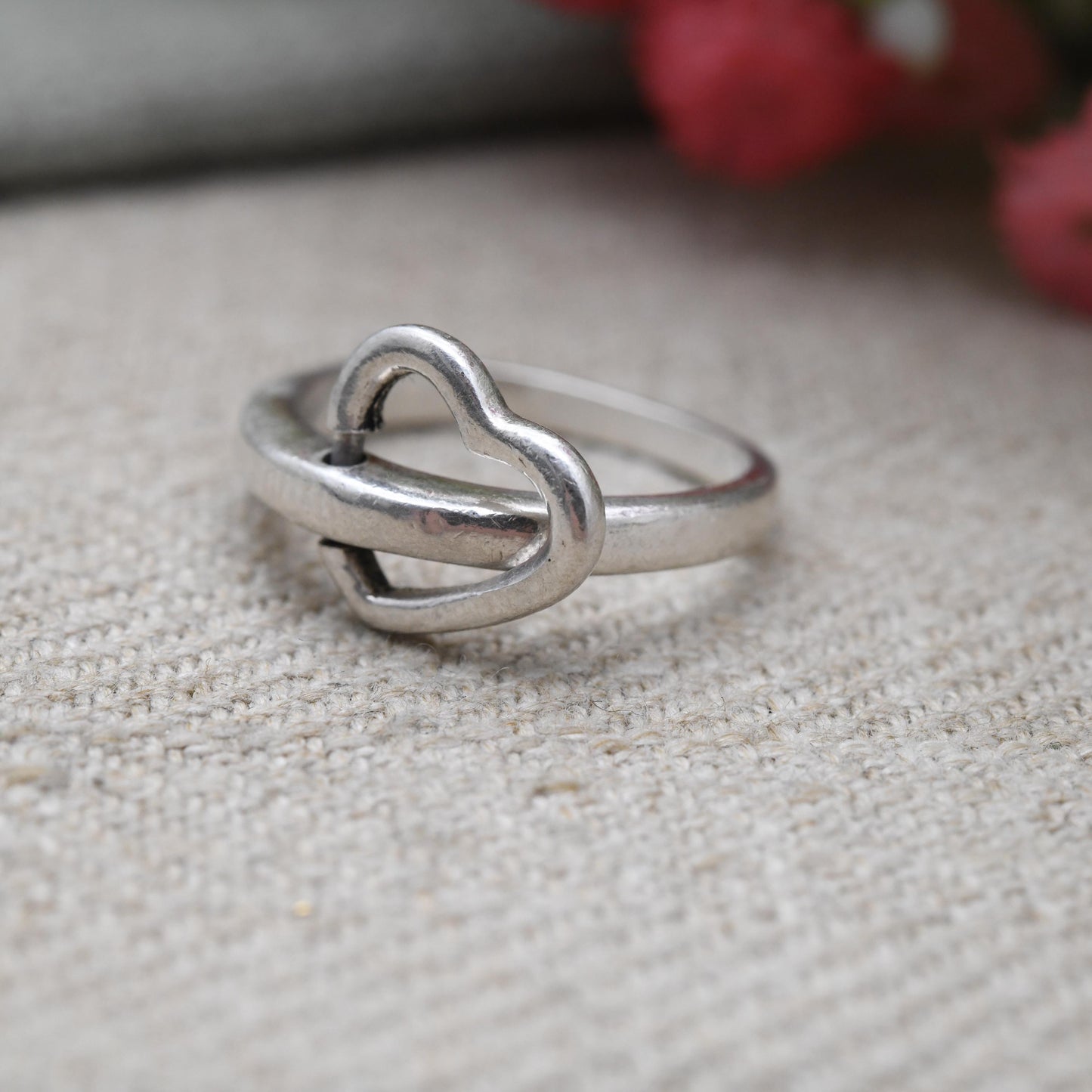 Chunky Sterling Silver Moving Heart Ring - Contemporary Everyday Romantic Silver Gift for Her | UK Size - J 1/2 | US Size - 5