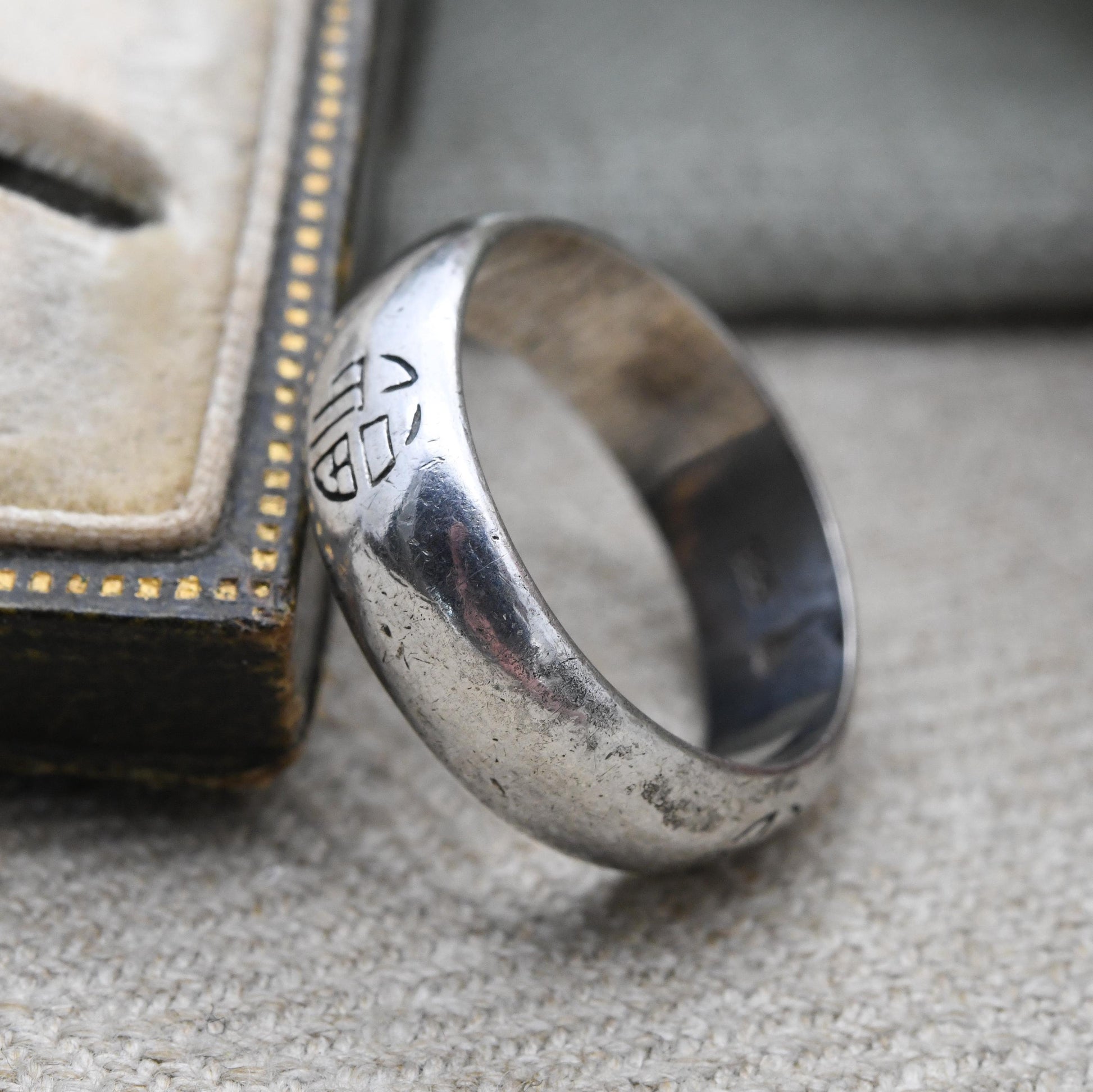 Vintage Sterling Silver Fu Symbol Chinese Good Fortune Ring - Unisex | Minimalist | UK Size - S 1/2 | US Size - 9 1/4