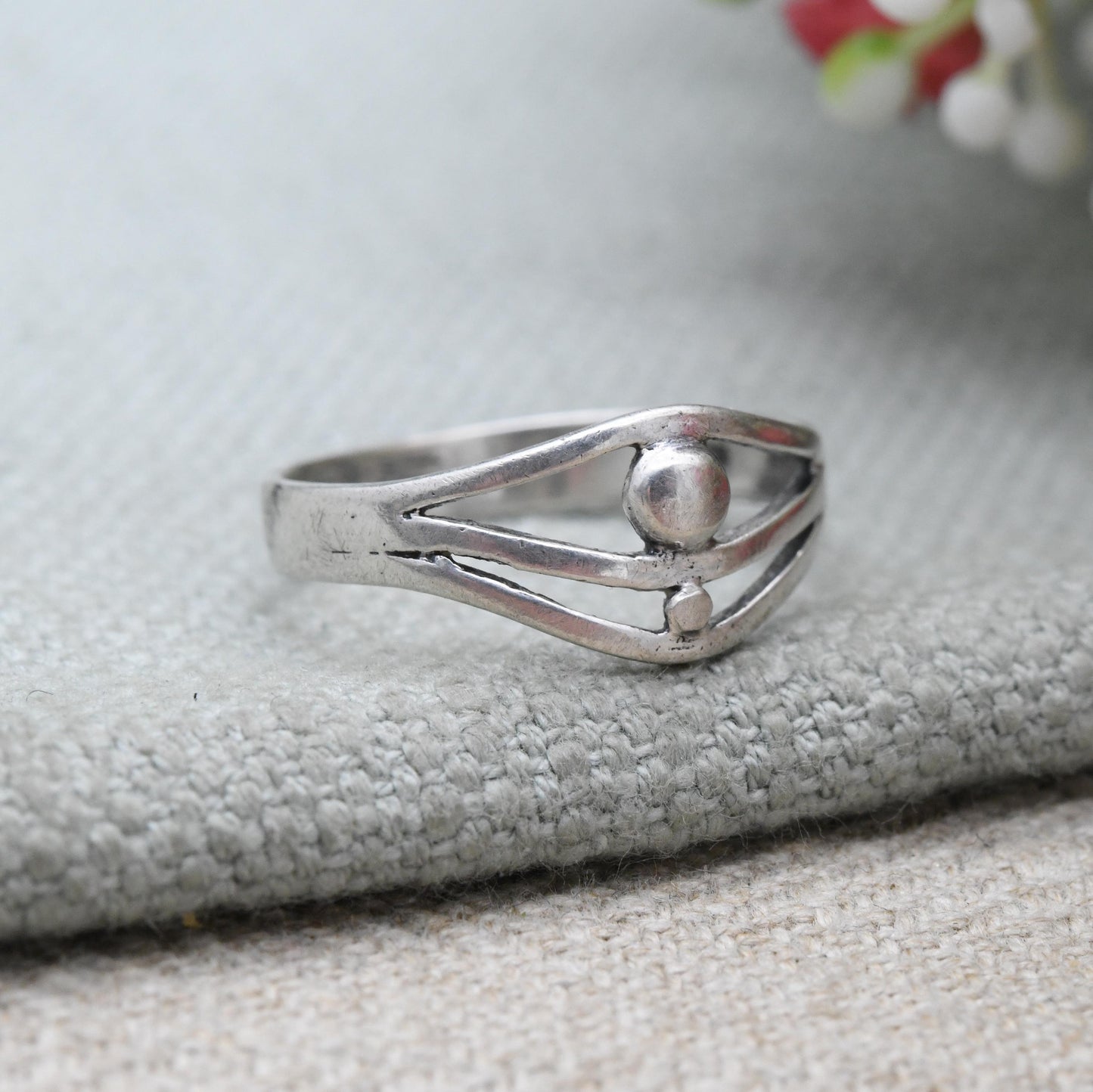 Vintage Sterling Silver Abstract Eye Shape Ring - Minimalist Openwork Ball Unisex Jewellery | UK Size - Q | US Size - 8