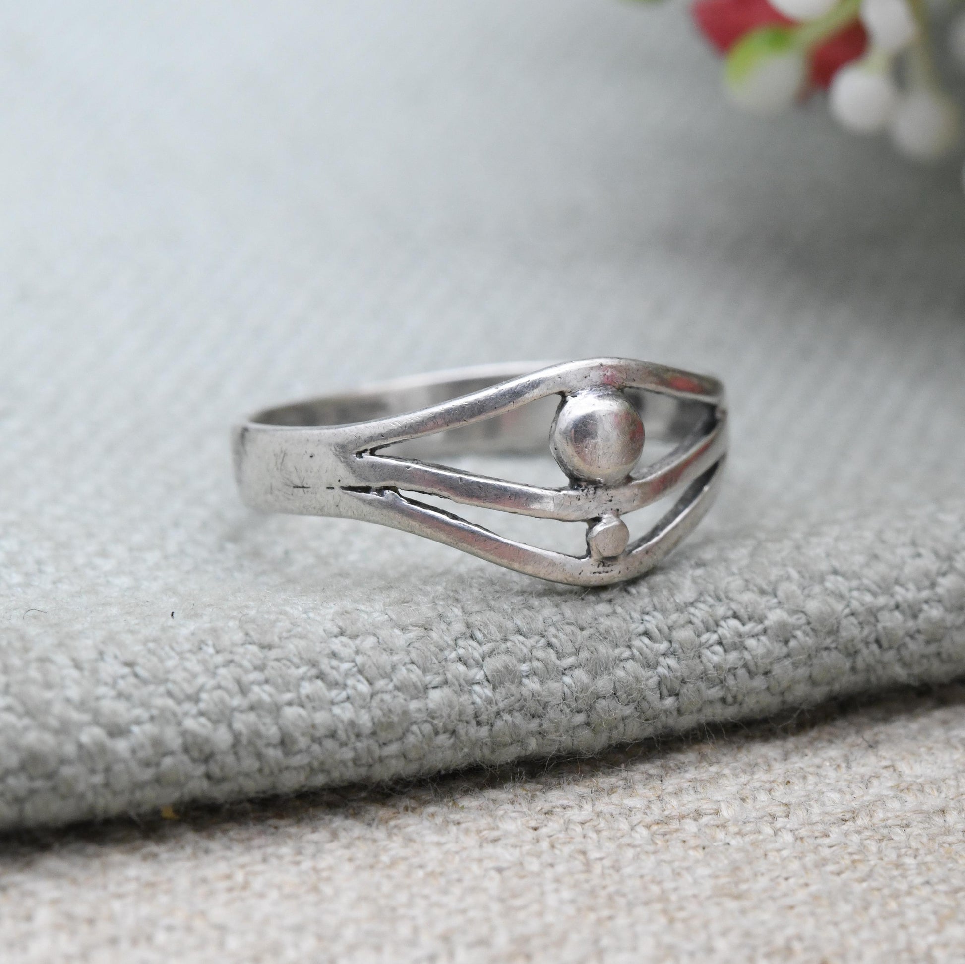 Vintage Sterling Silver Abstract Eye Shape Ring - Minimalist Openwork Ball Unisex Jewellery | UK Size - Q | US Size - 8