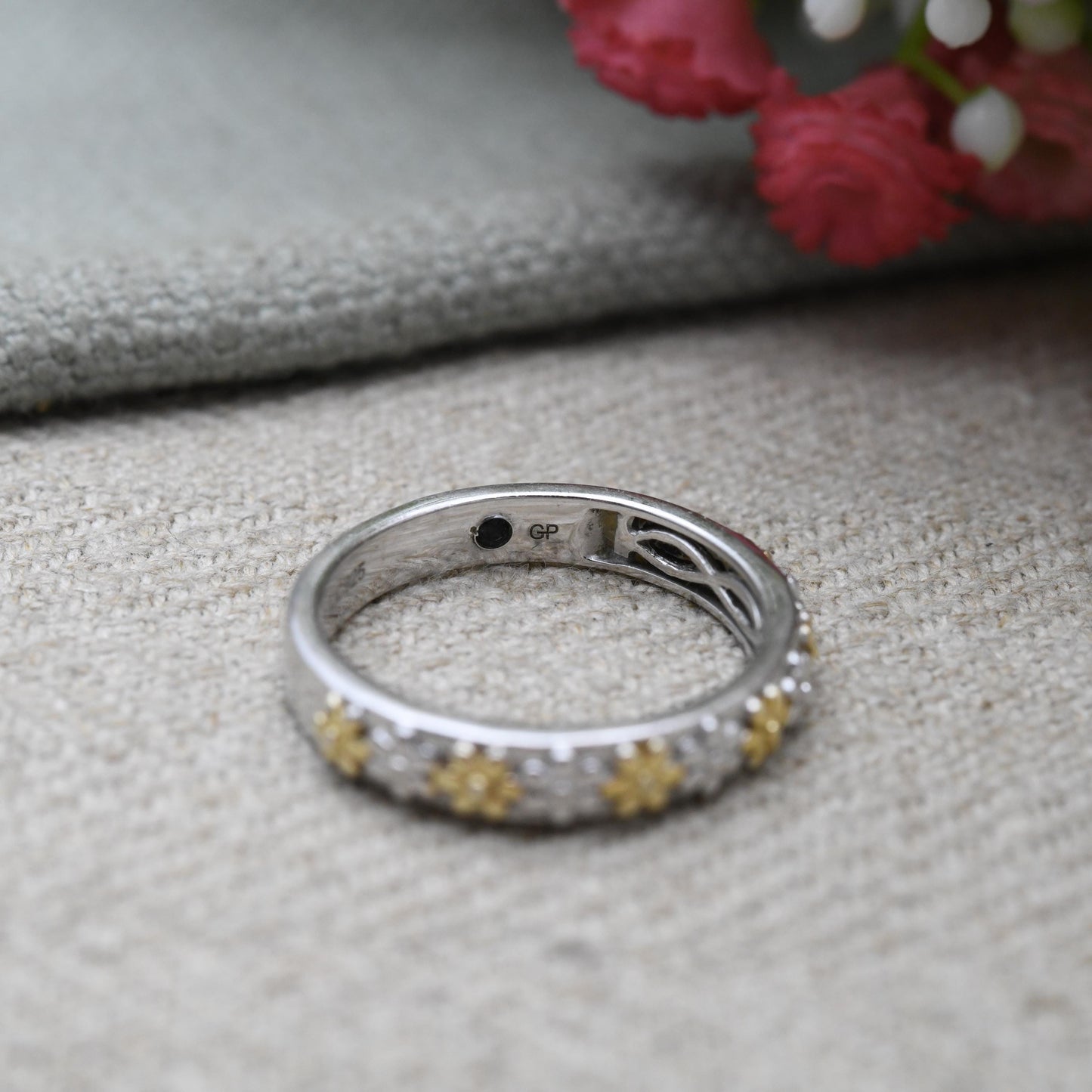 Vintage Sterling Silver and Gold Plated Floral Band TJC - Textured Flower Relief Ring | Gift for Her | Size UK - N 1/2 | US - 7