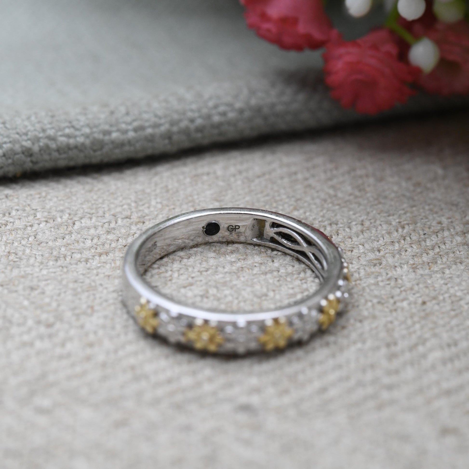 Vintage Sterling Silver and Gold Plated Floral Band TJC - Textured Flower Relief Ring | Gift for Her | Size UK - N 1/2 | US - 7