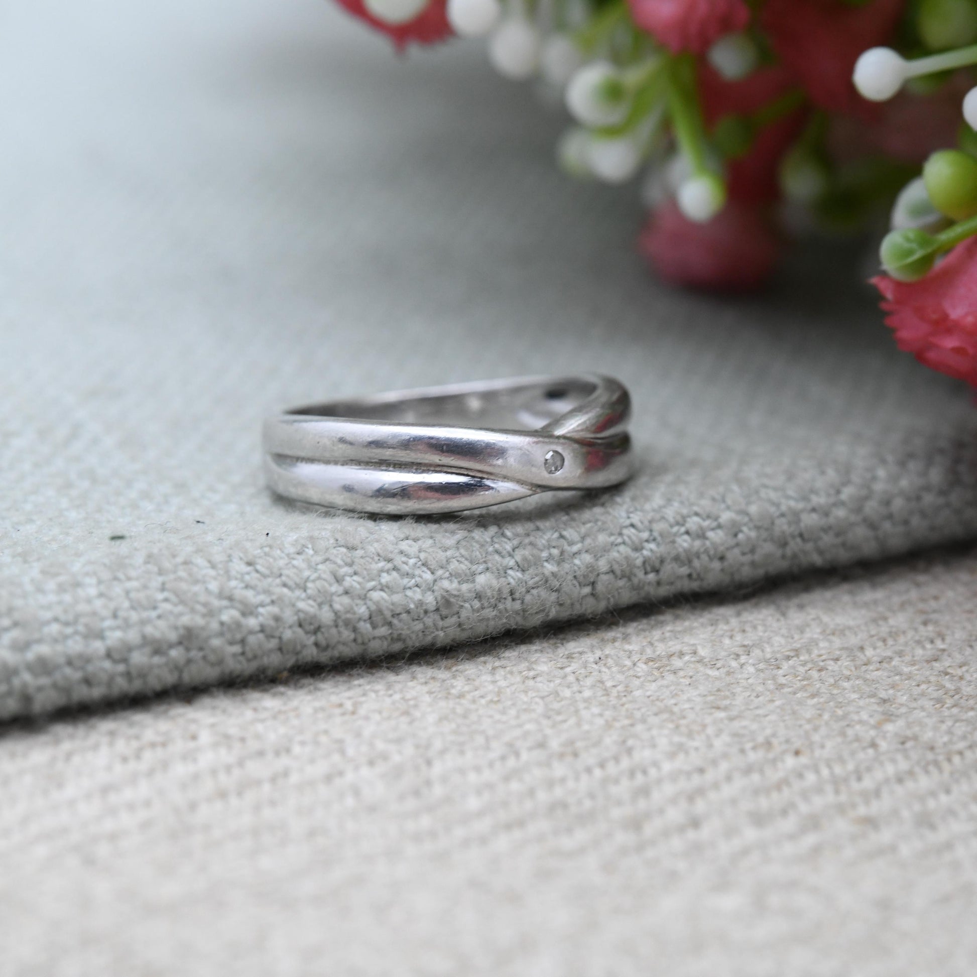 Chunky Sterling Silver Cross Band Diamond Ring - Round Clear Gemstone Ring | Minimal Unisex Everyday | UK Size - M 1/2 | US Size - 6 1/2