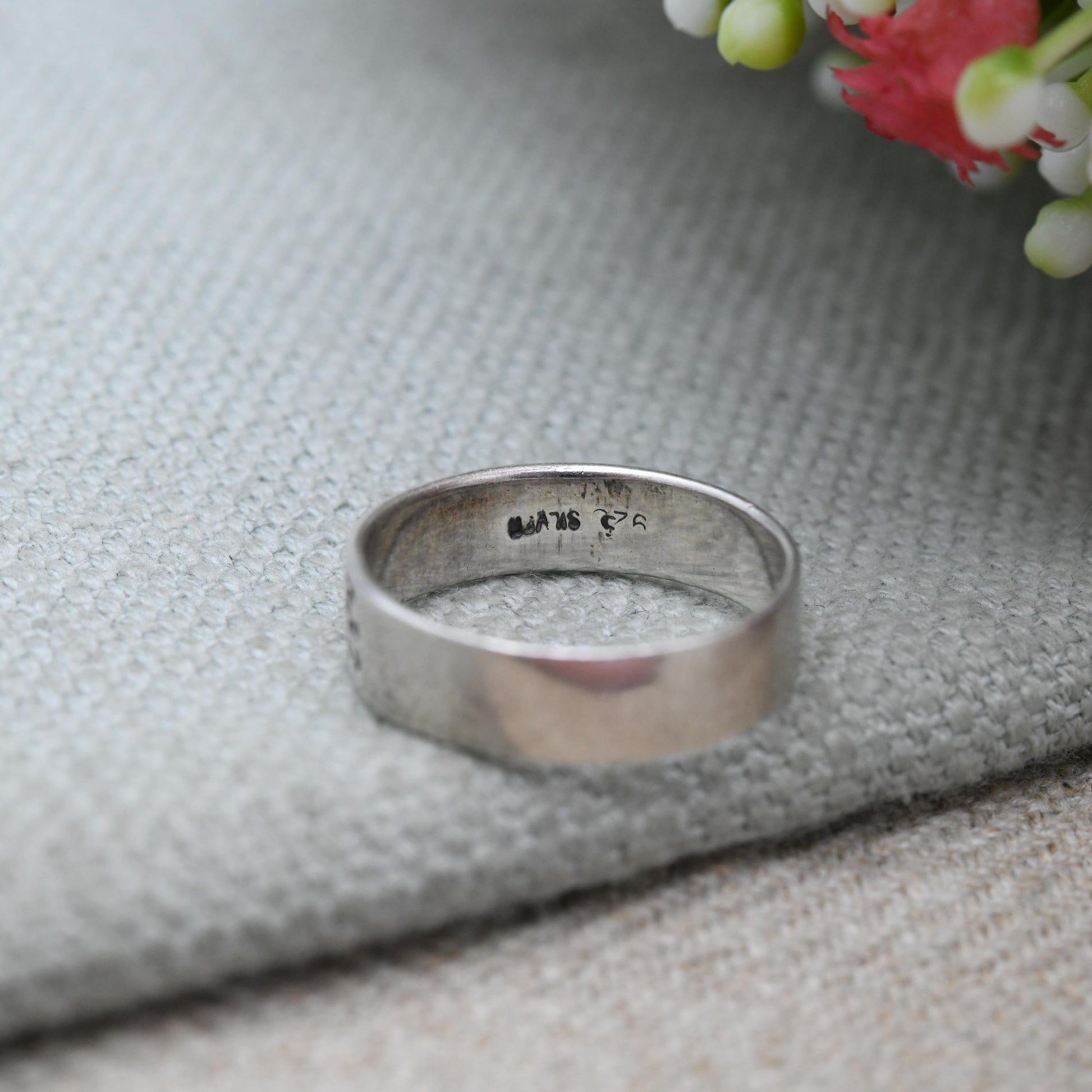 Vintage Sterling Silver Chinese Happiness Band Ring - Unisex Silver Band | Secret Message | UK Size - N | US Size - 6 3/4